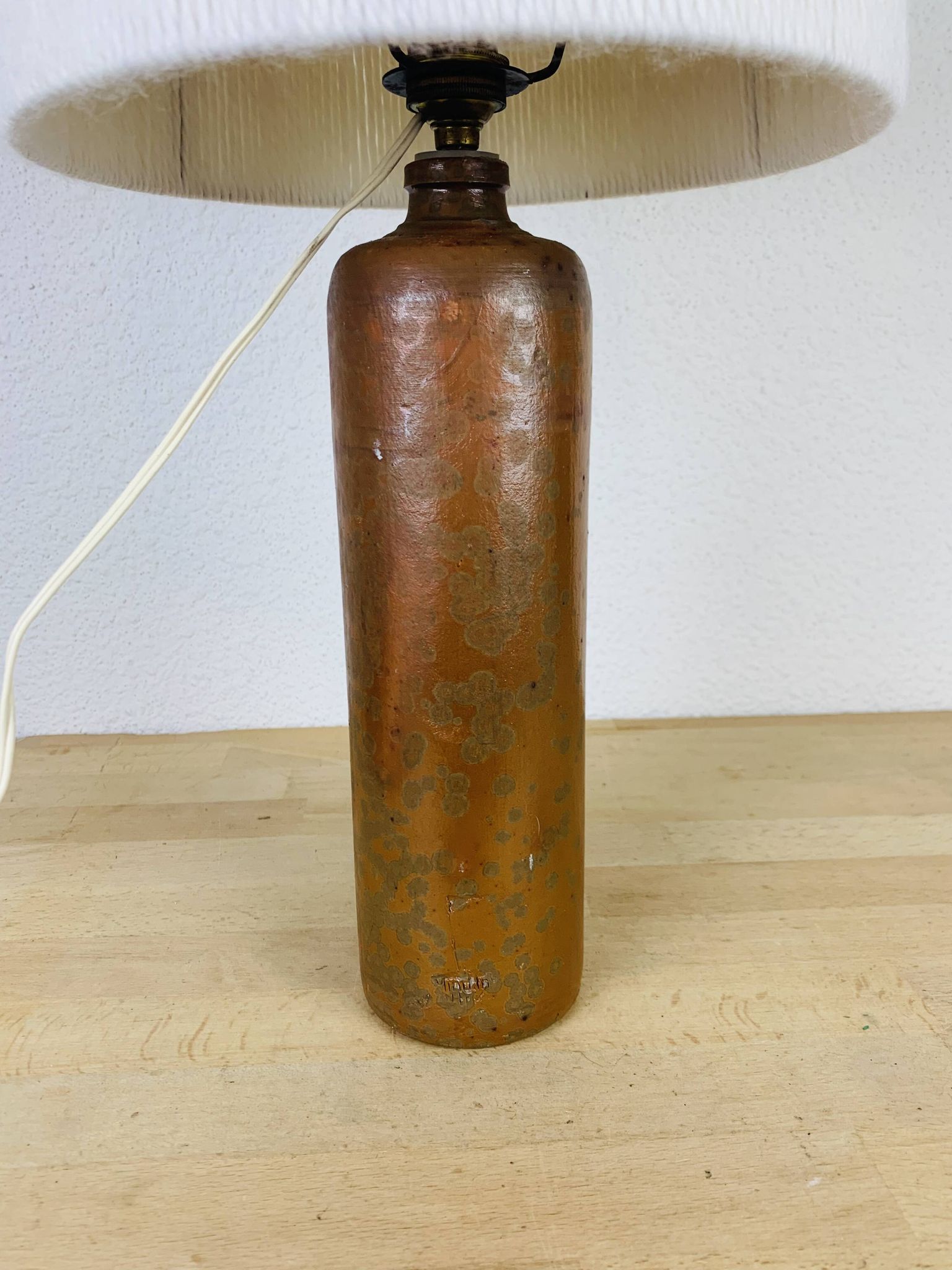 Lampe bouteille grès et abat jour laine vintage