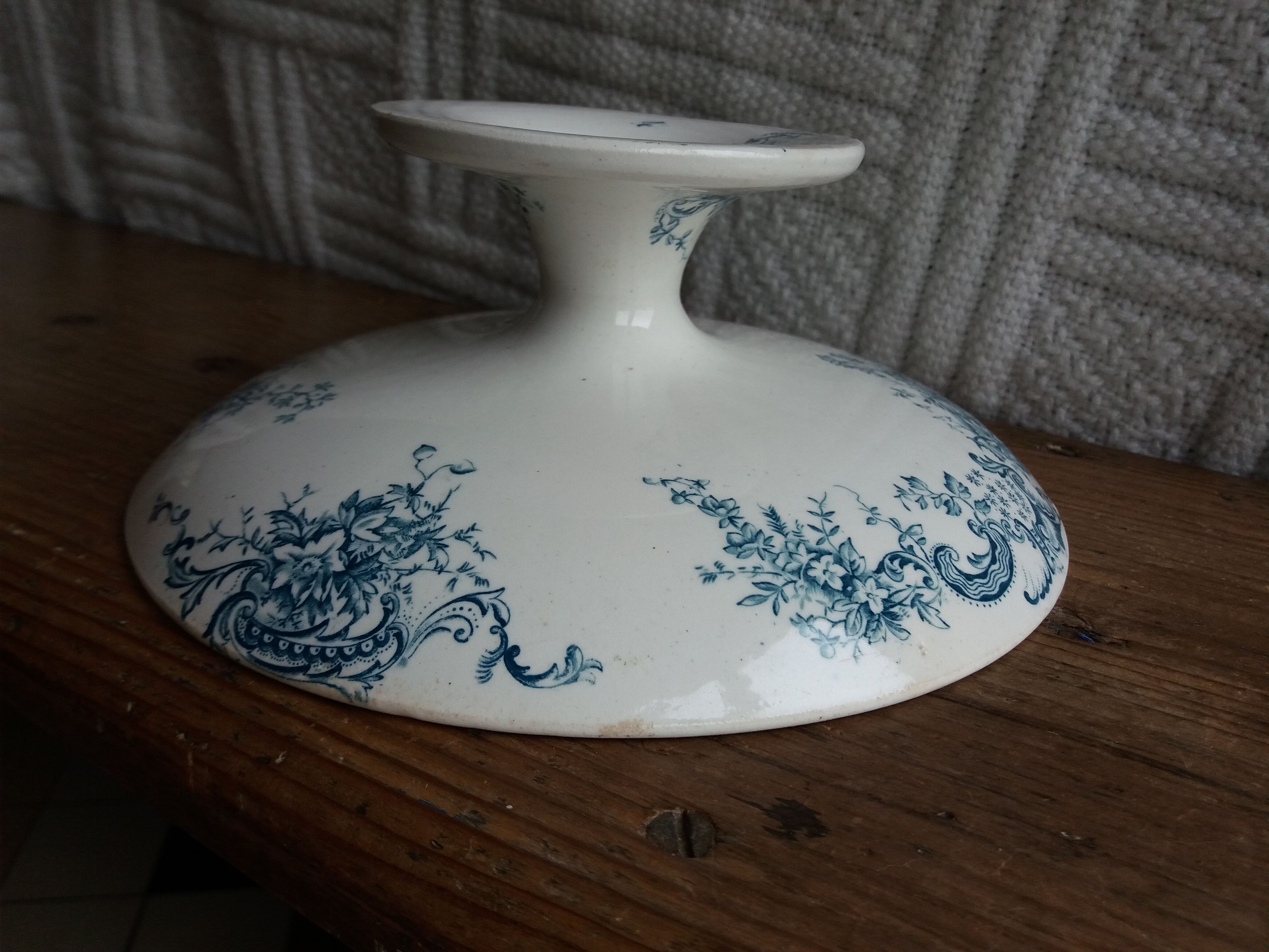 Standing dish 1900 Iron Earth service Anemone