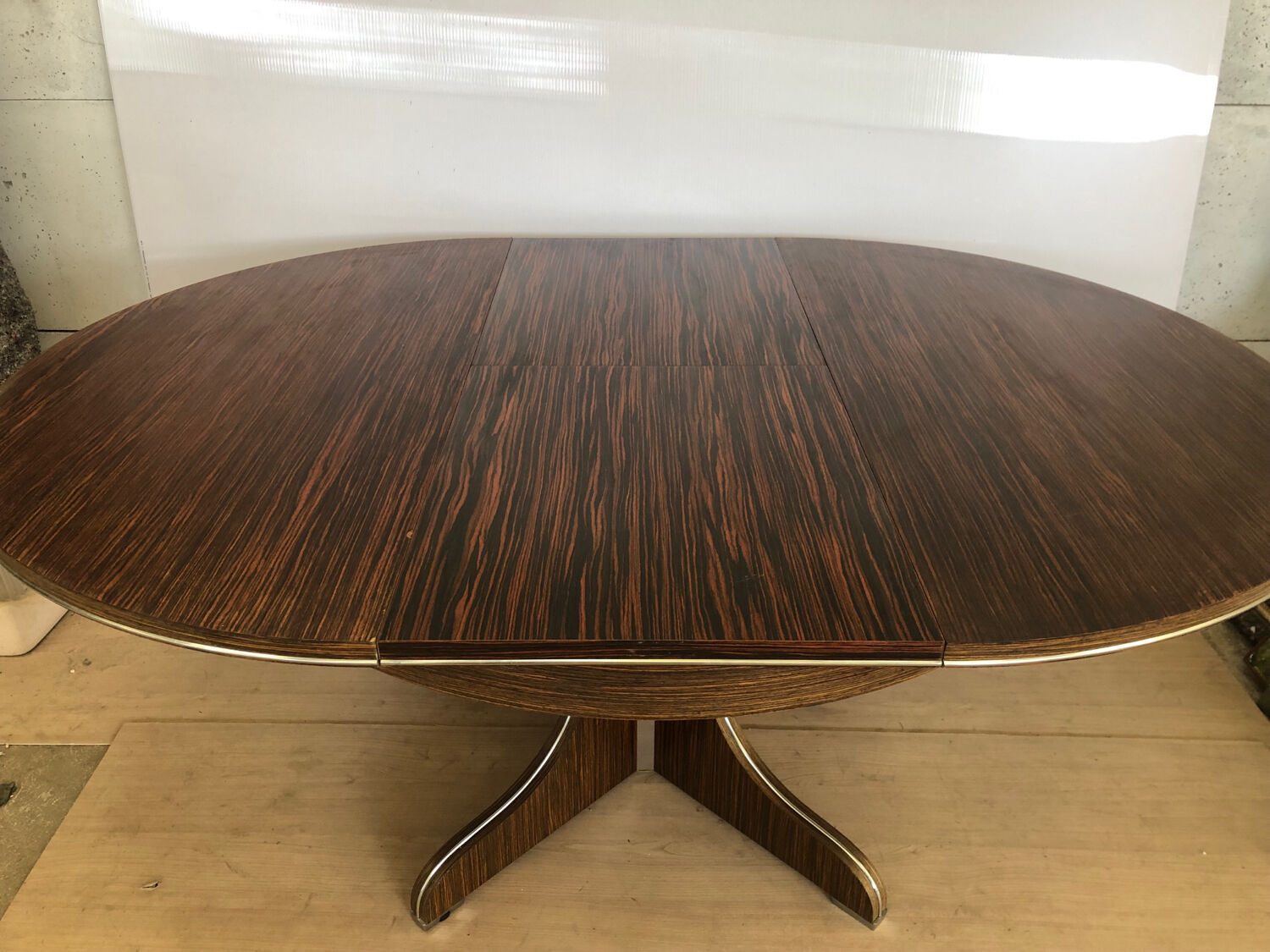70s design round table