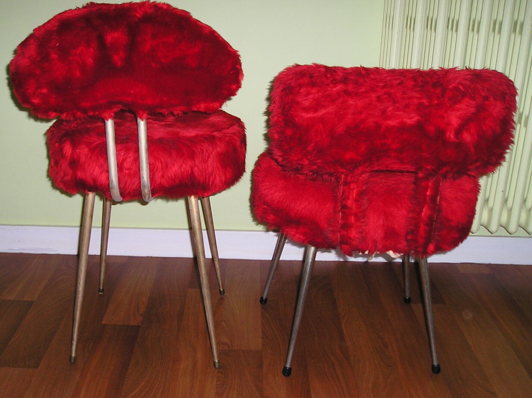 Set of 2 Pelfran chairs and 2 stools, red moumoute 1970