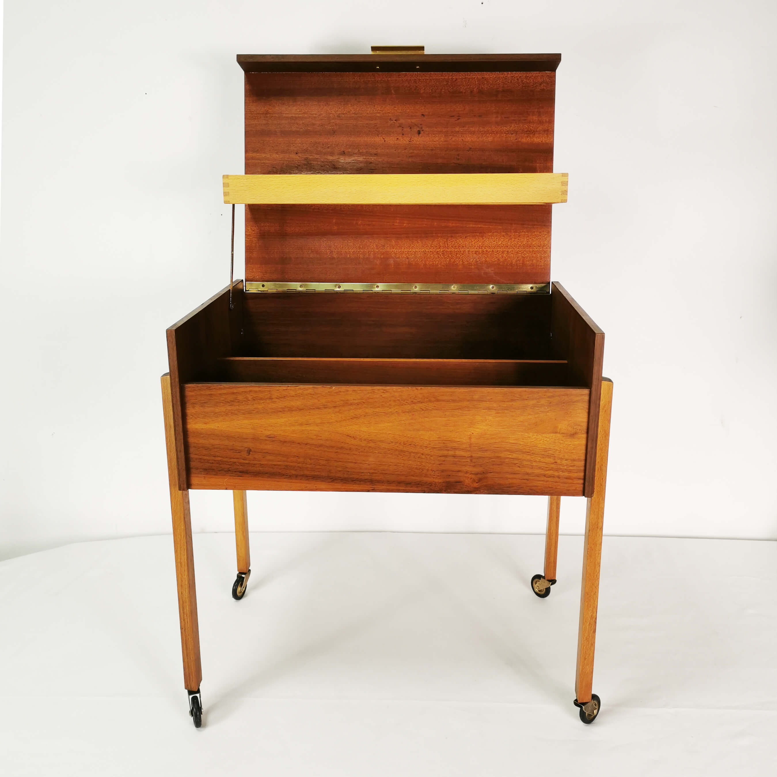 Mobile cabinet, thread, Germany, 1970s