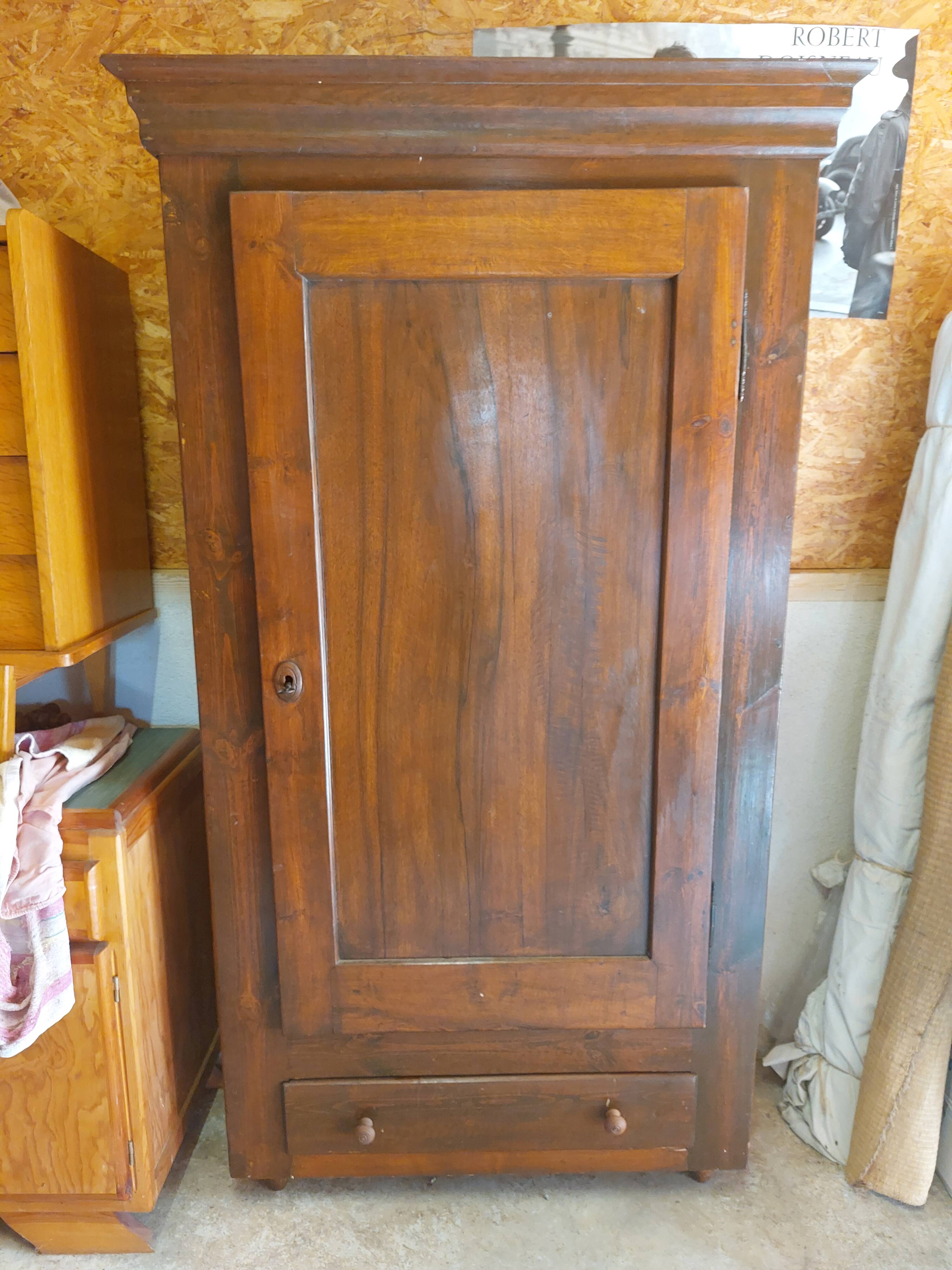 wardrobe, clothes rail