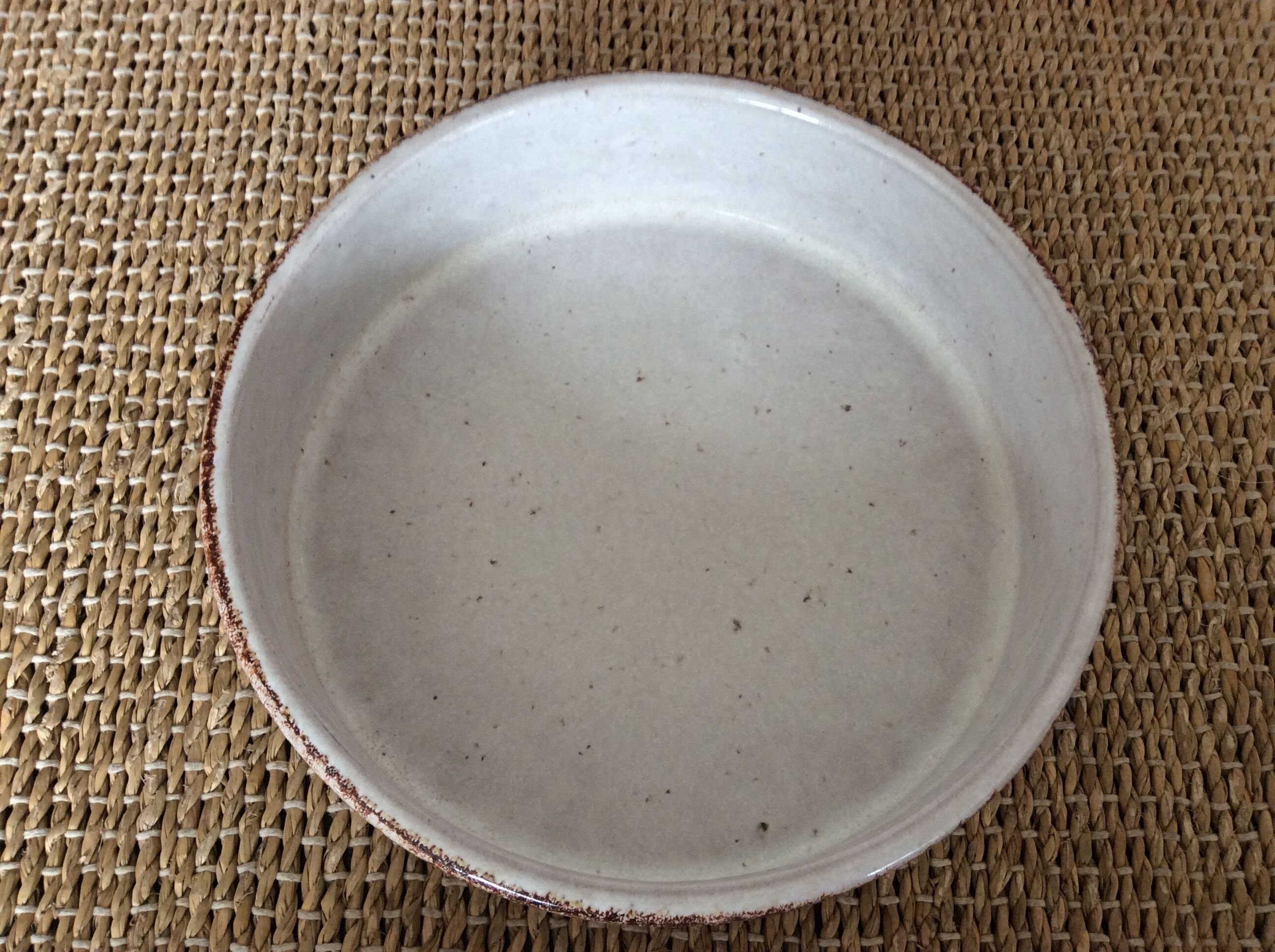 Glazed stoneware dish