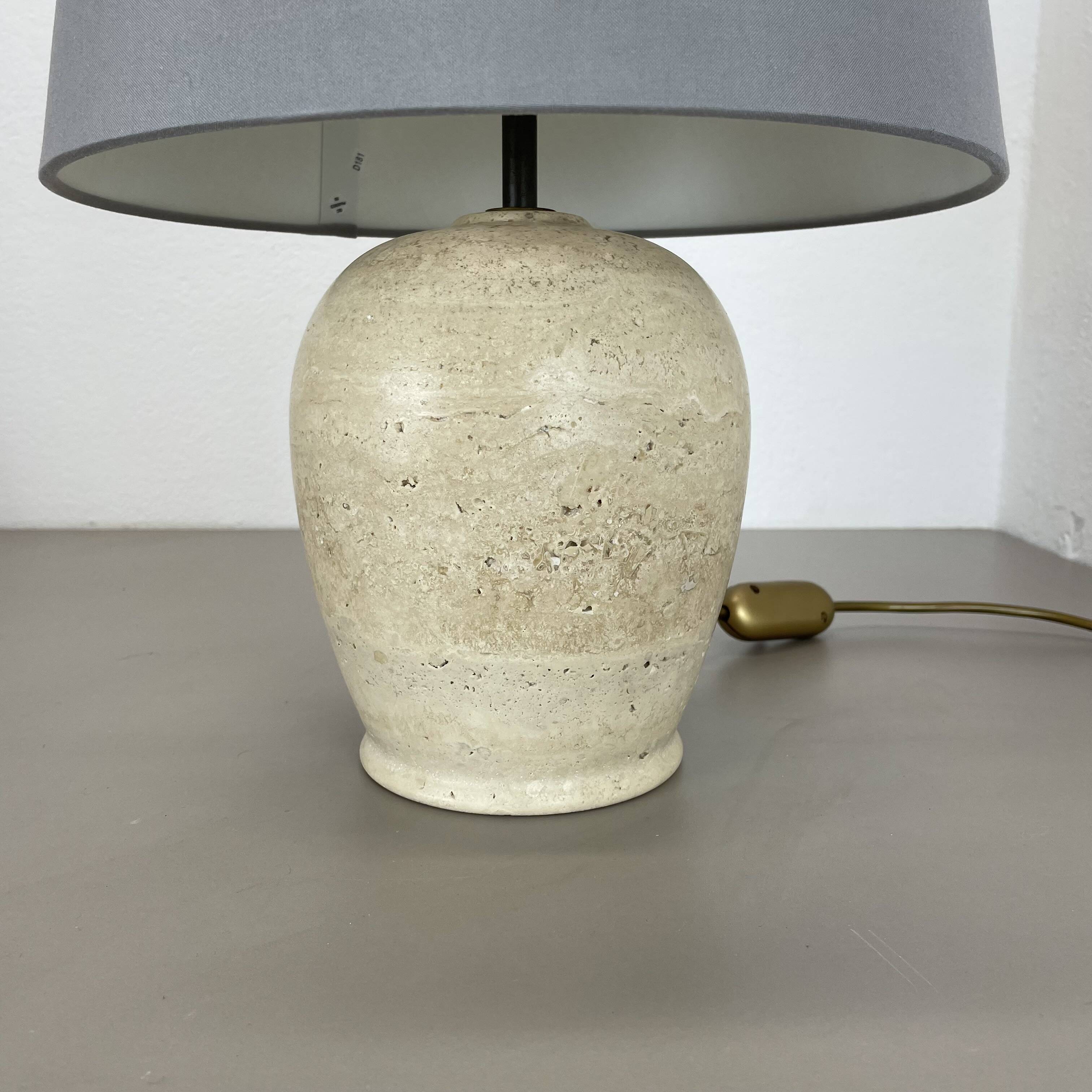 Large Travertine Marble Fratelli Mannelli Style Table Light Base, Italy, 1970s