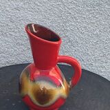 Cruche, pichet carafe en céramique émaillée rouge et beige design et vintage