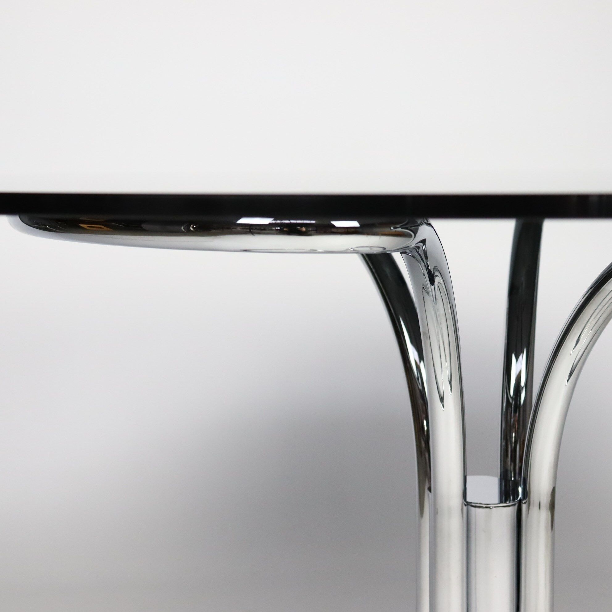 Dining table smoked glass and chrome foot
