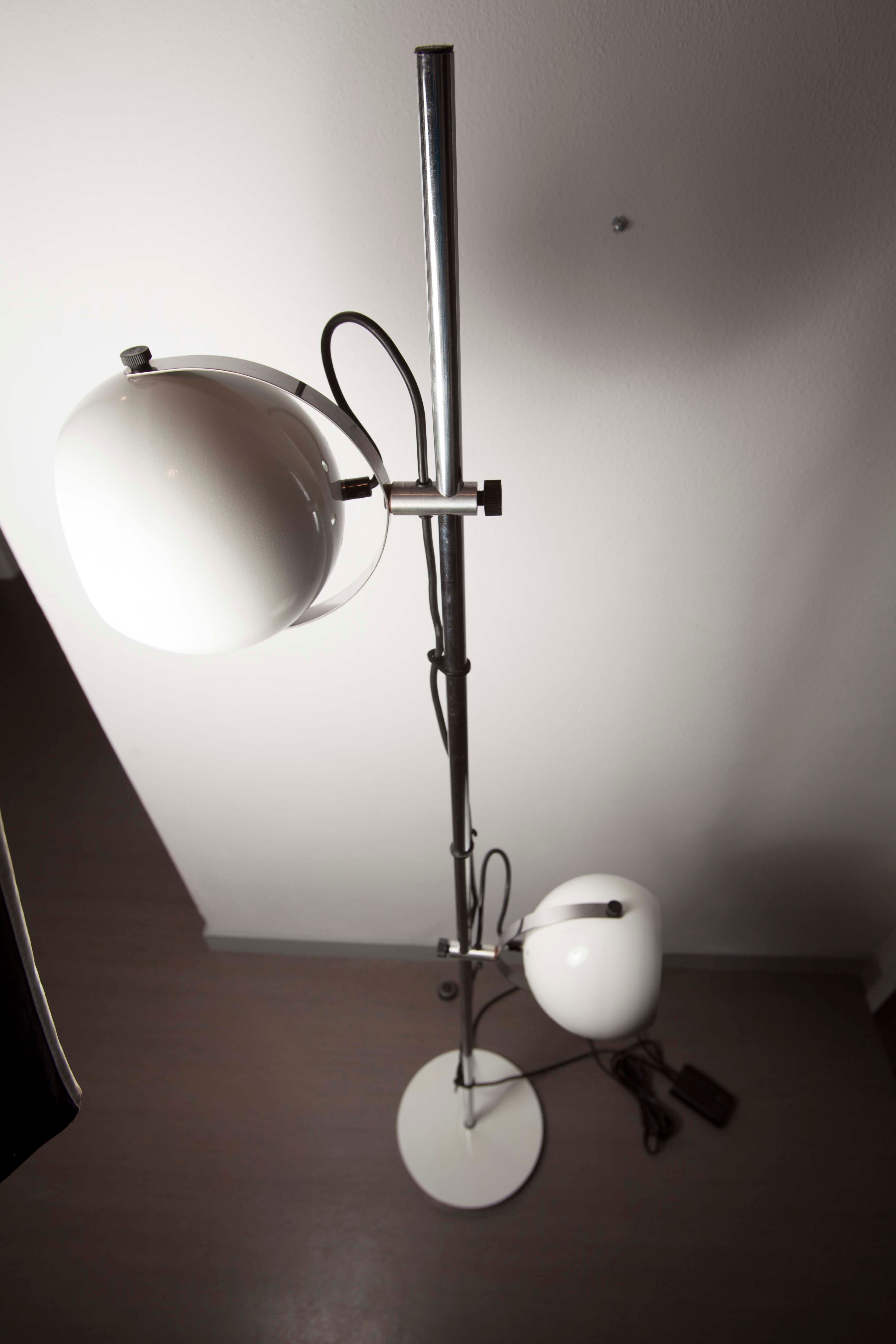 Lampadire 2 white balls restored 70s