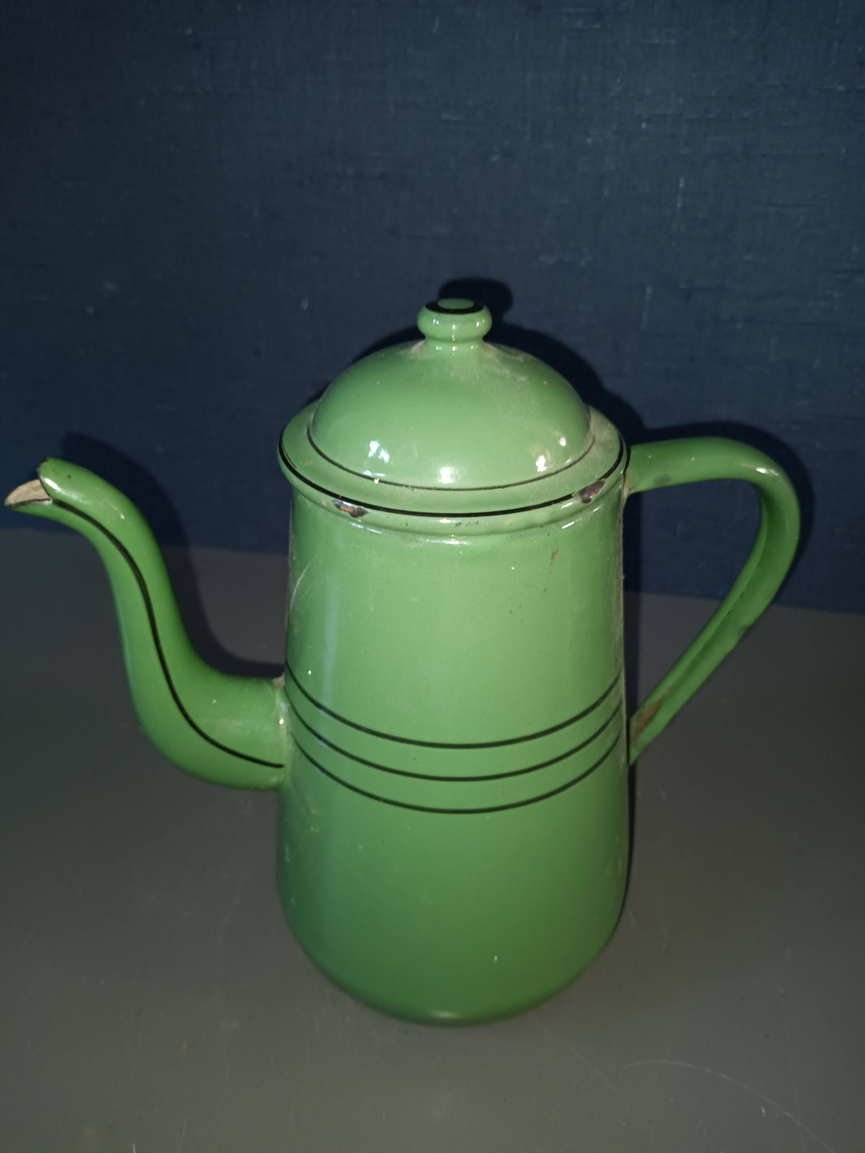 Green enameled coffee pot