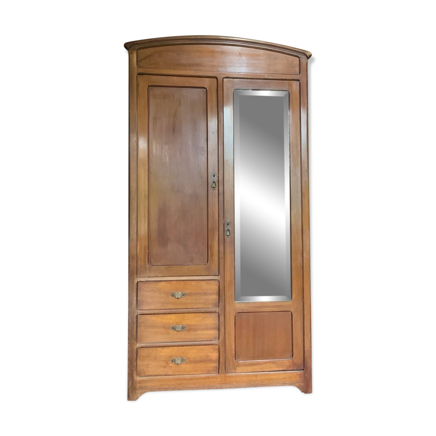 Parisian hotel wardrobe