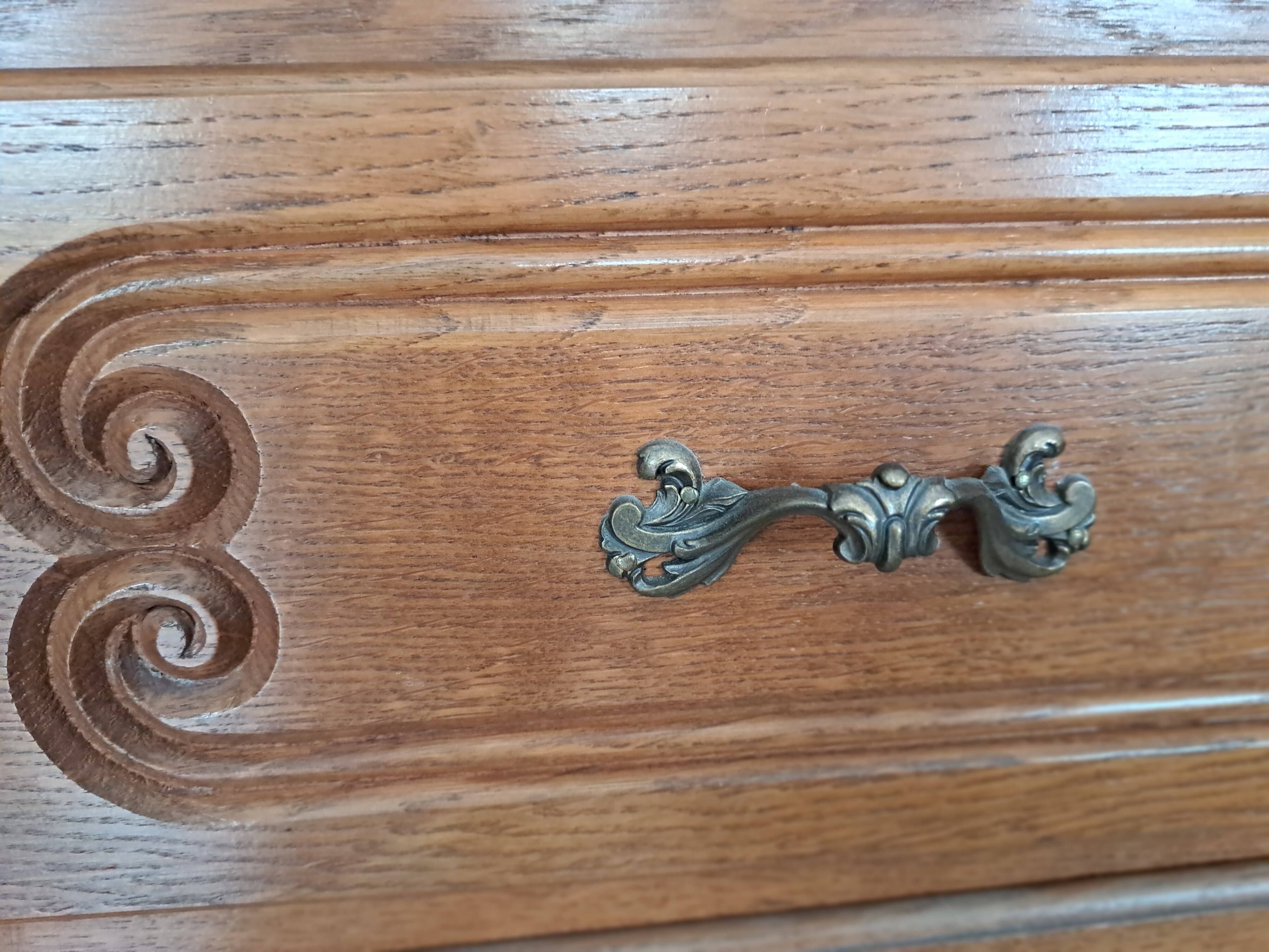 Commode en chêne style Louis xv