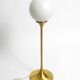 Lampe de table ou de sol des années 1960 avec une grande boule en verre de Sölken Leuchten.