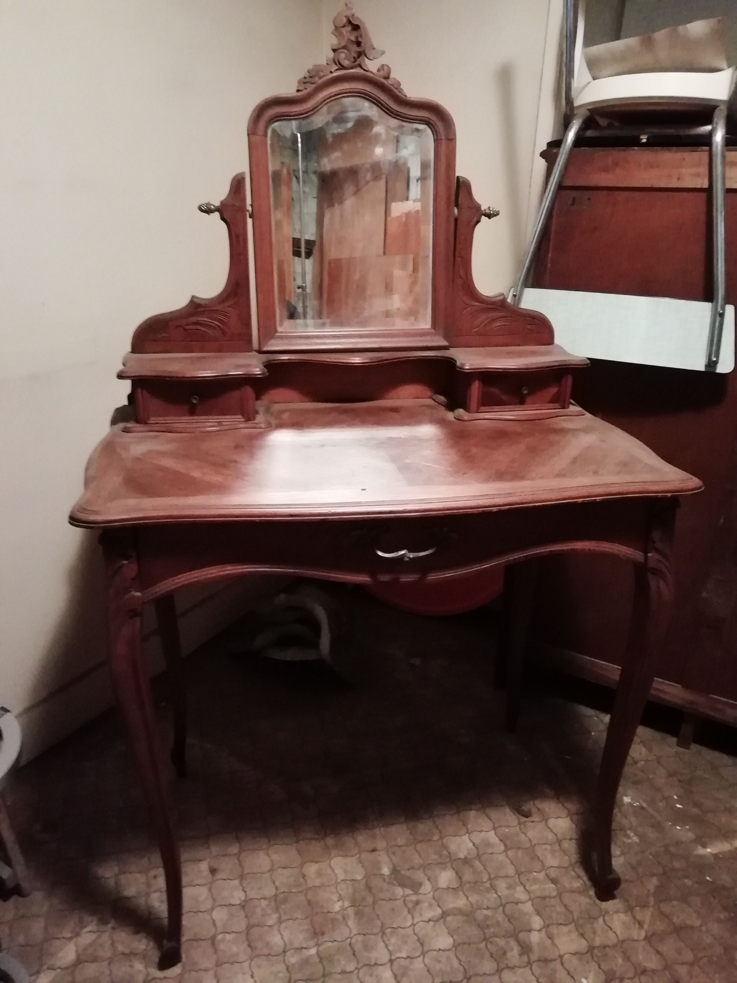 Dressing table