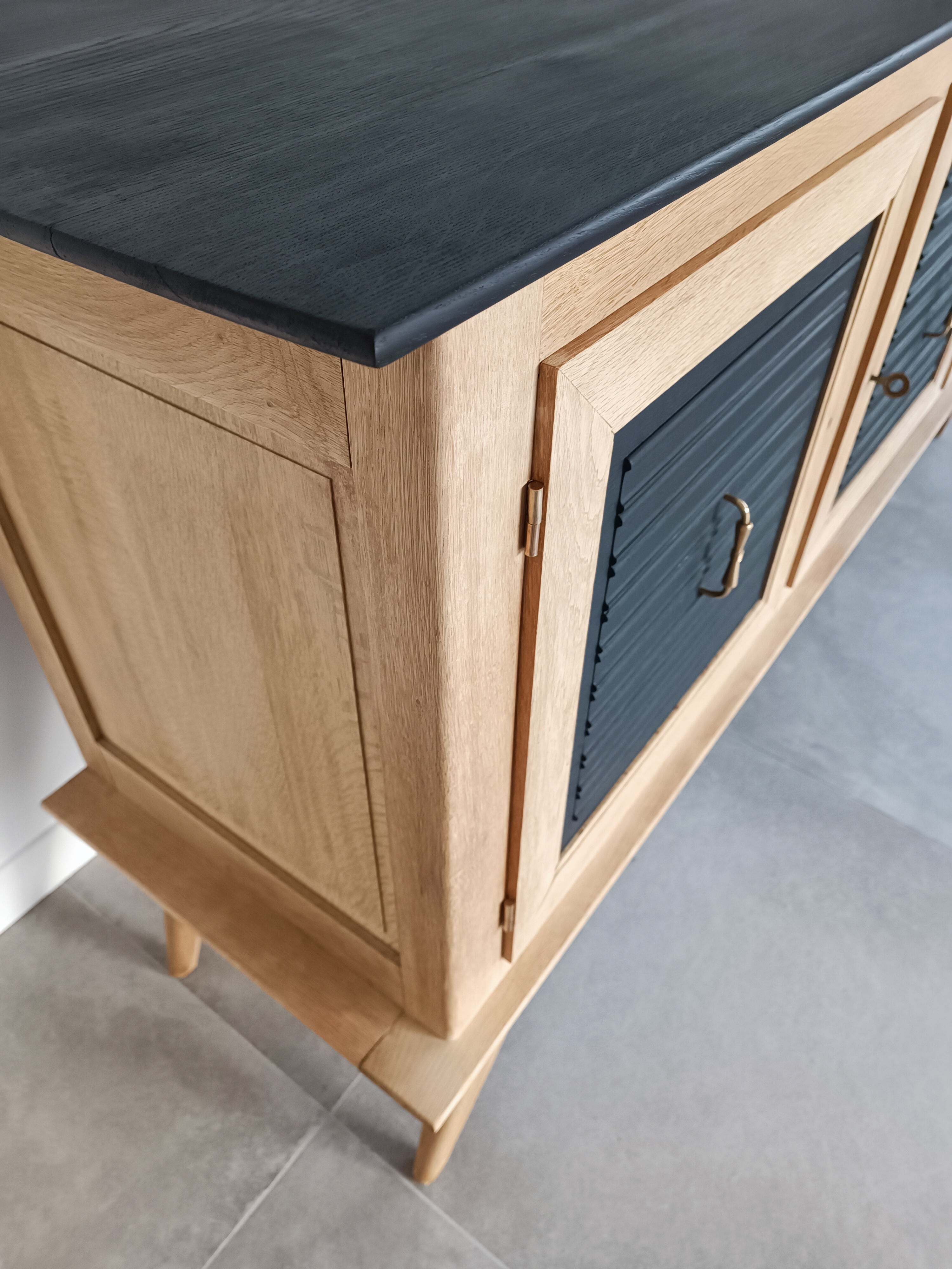 Cabinet from the 50s in solid oak signed FNA N° 0049