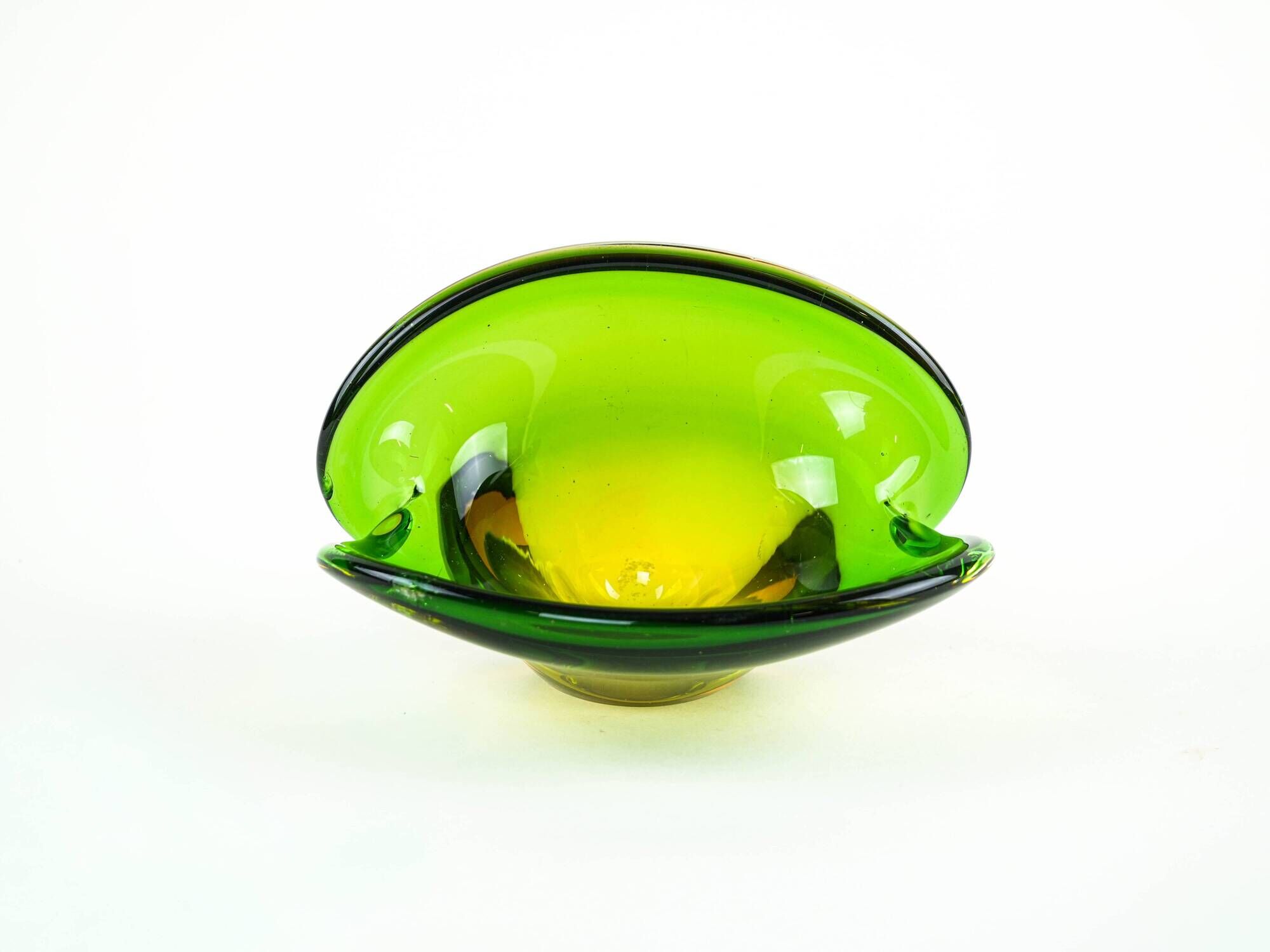 Sommerso glass platter in green and yellow, Murano, Italy, 1960s