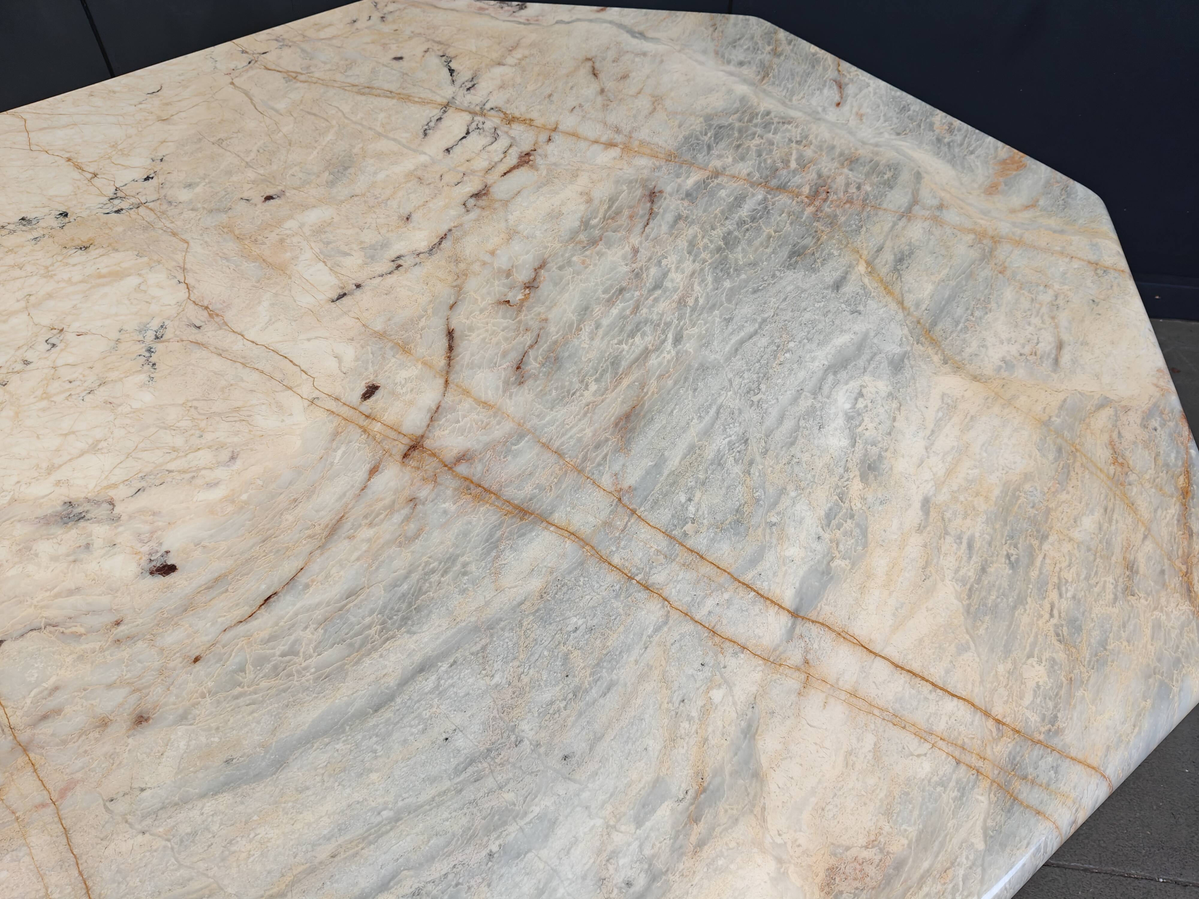 Octogonal italian marble dining table 1970s