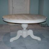 Flamingo Round Table