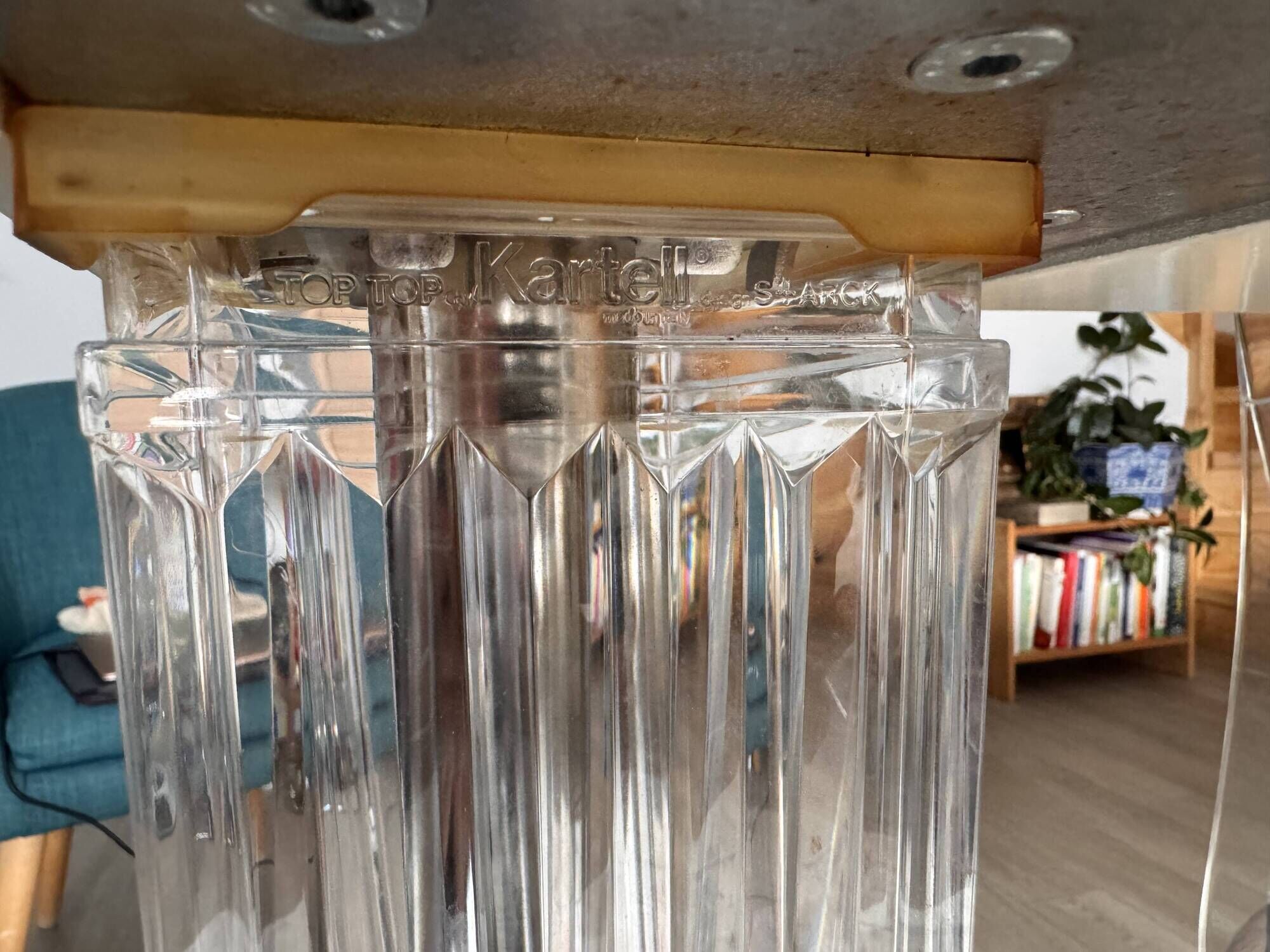Kartell TopTop Table Philippe Starck – white glass – iconic design