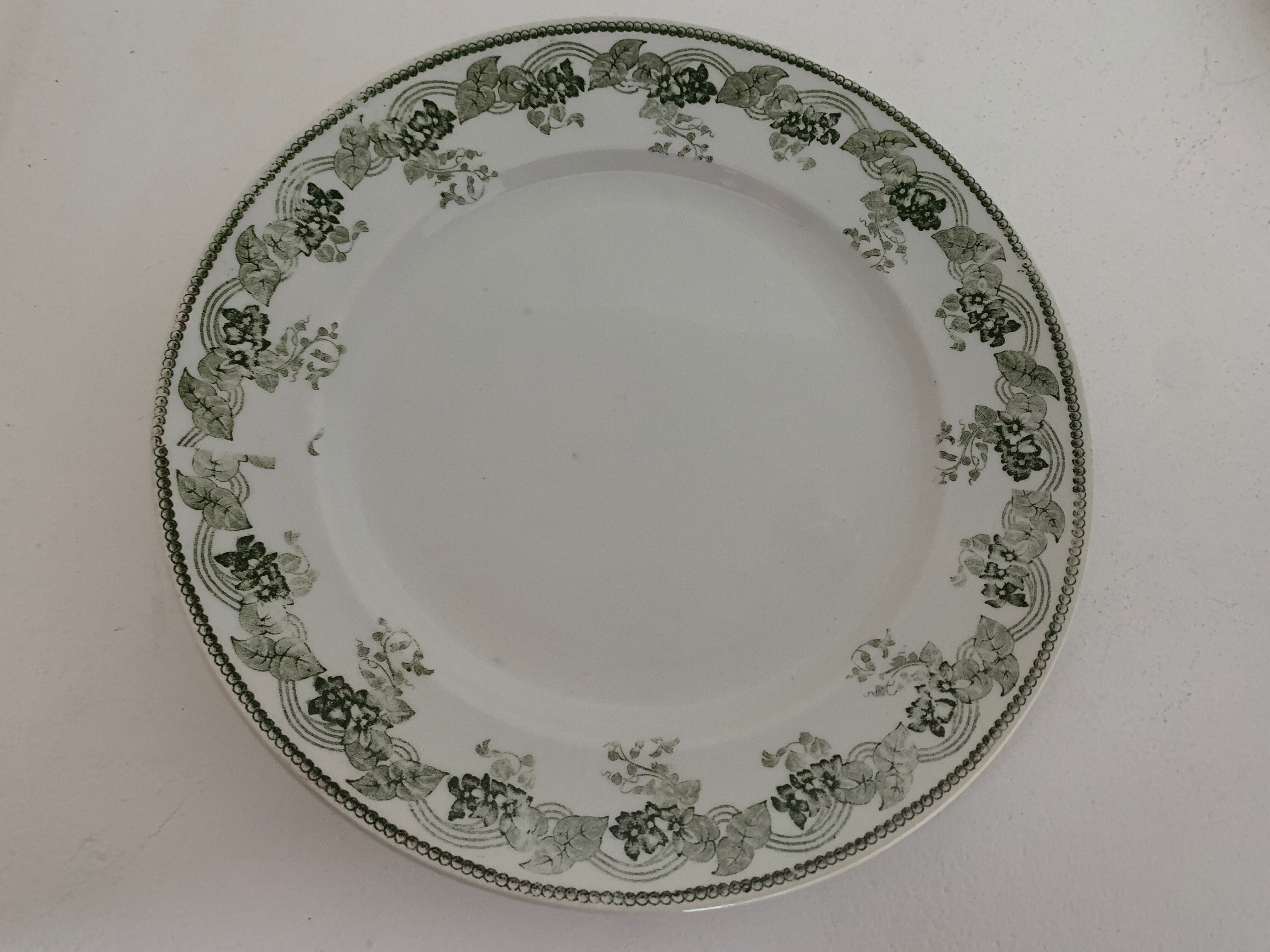 7 dessert plates Moulin des Loups et Hamage, Violetta