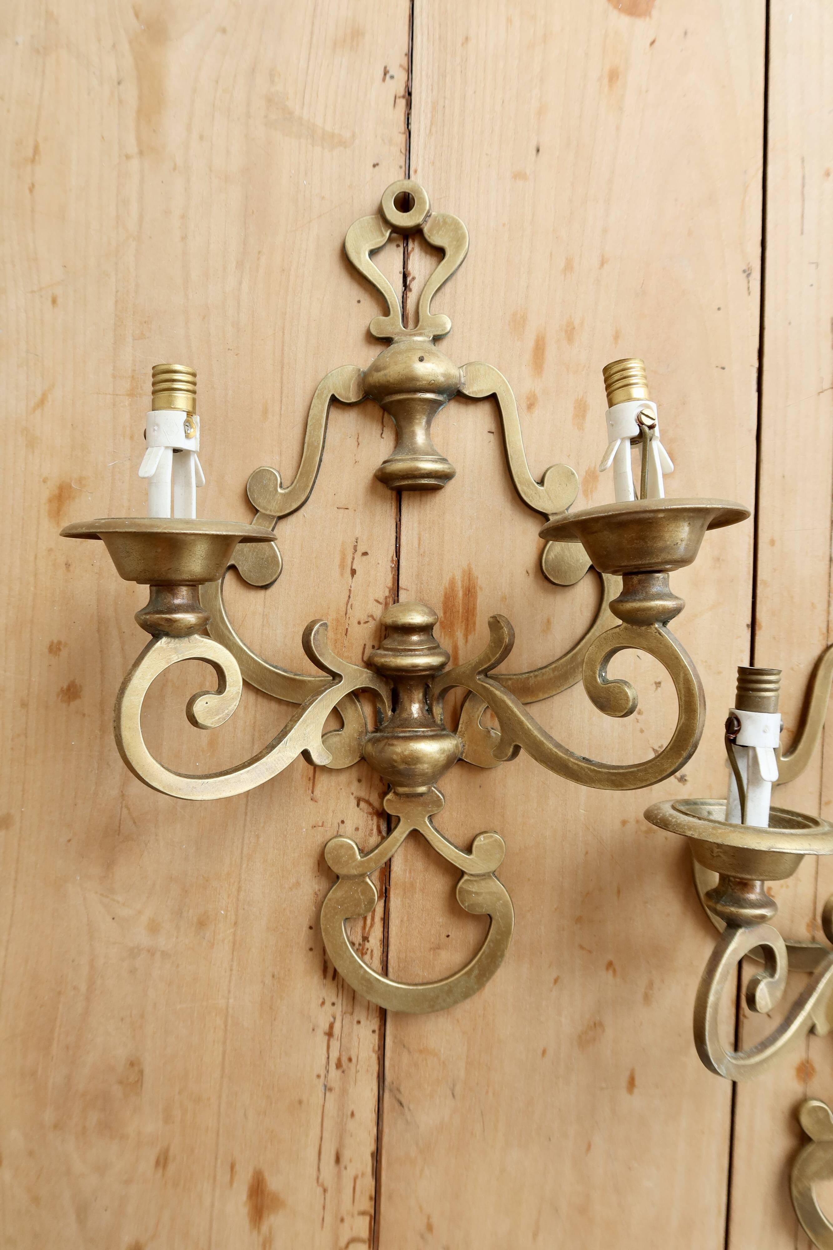 Pair of vintage brass wall sconces - 2 arms - Classic style
