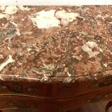 Commode sauteuse Louis XV a façade galbée XVIII siècle