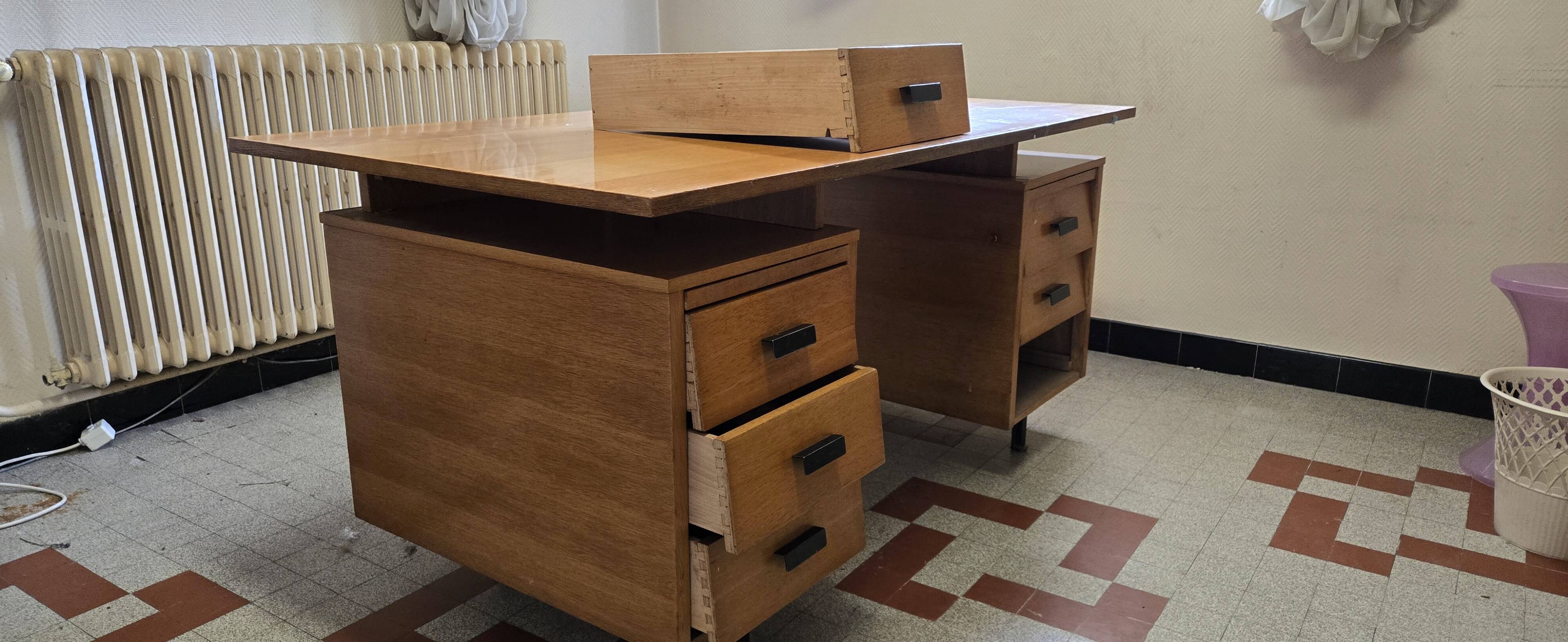 Bureau modèle CM172 par Pierre Paulin pour Thonet