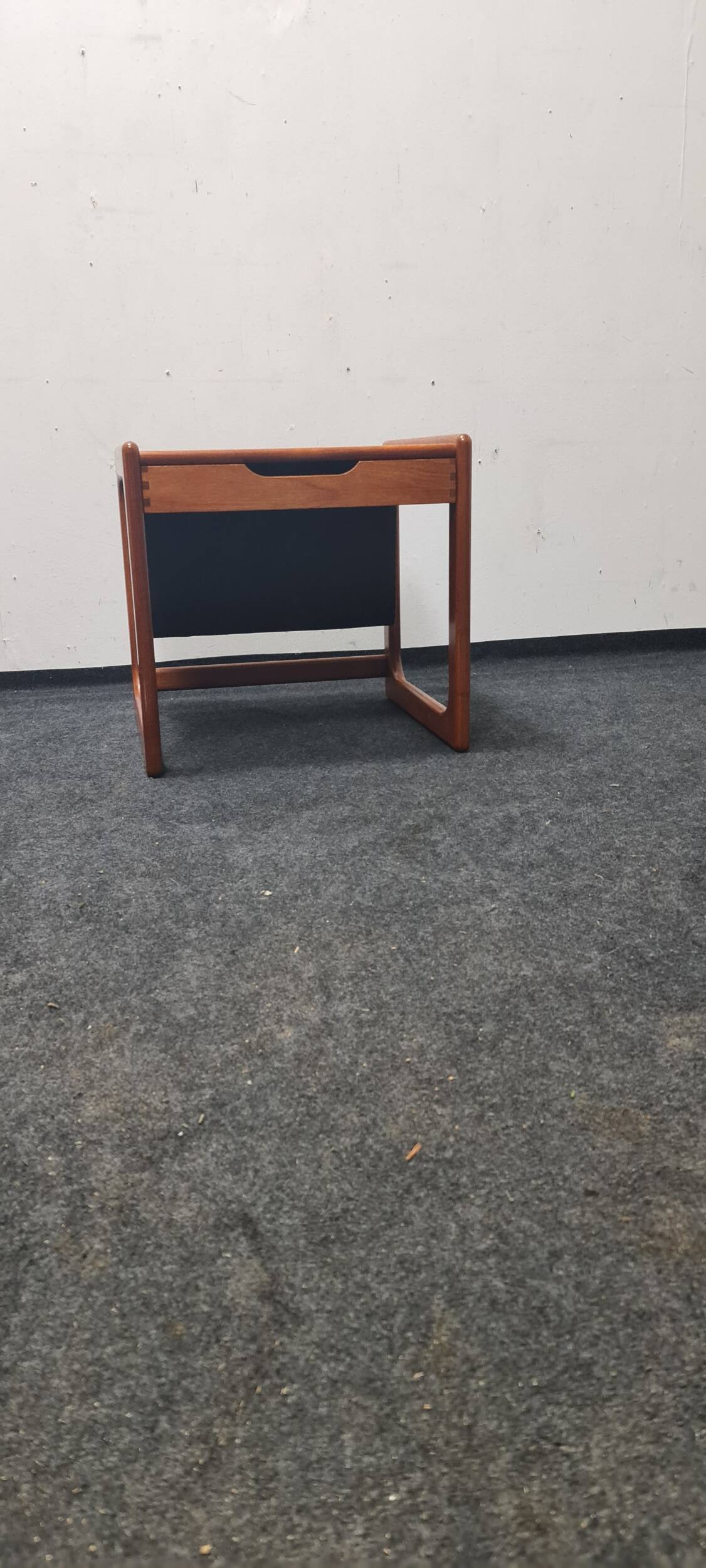 Salin Nyborg vintage Danish design magazine rack, side table