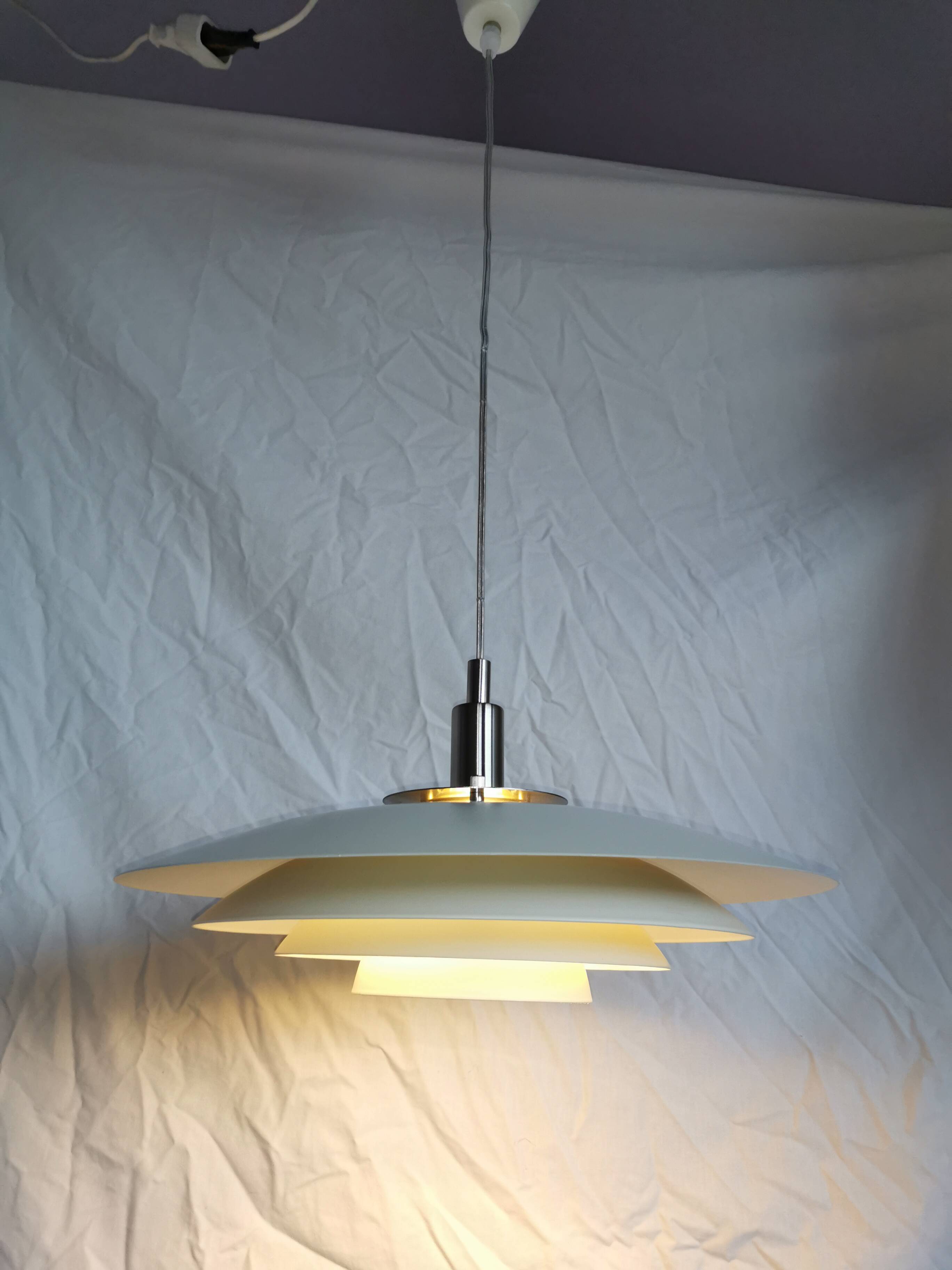 White pendant light, Scandinavian, space age, Poulsen style, 1990.