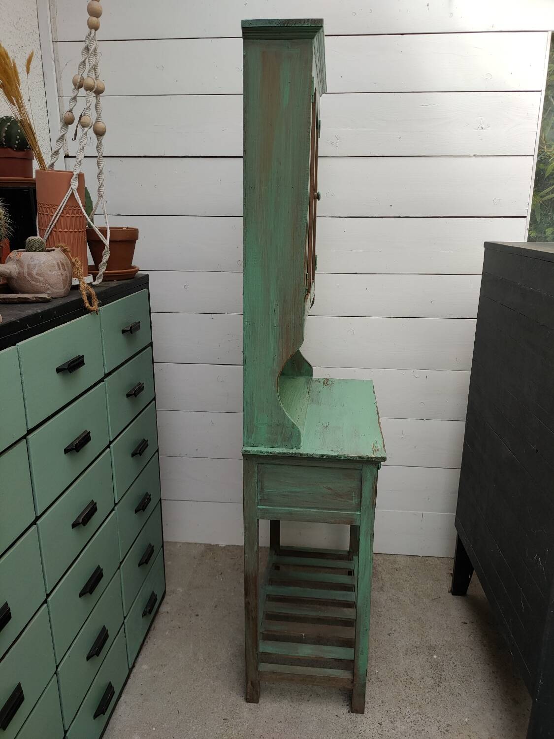 Vaisselier en bois vert