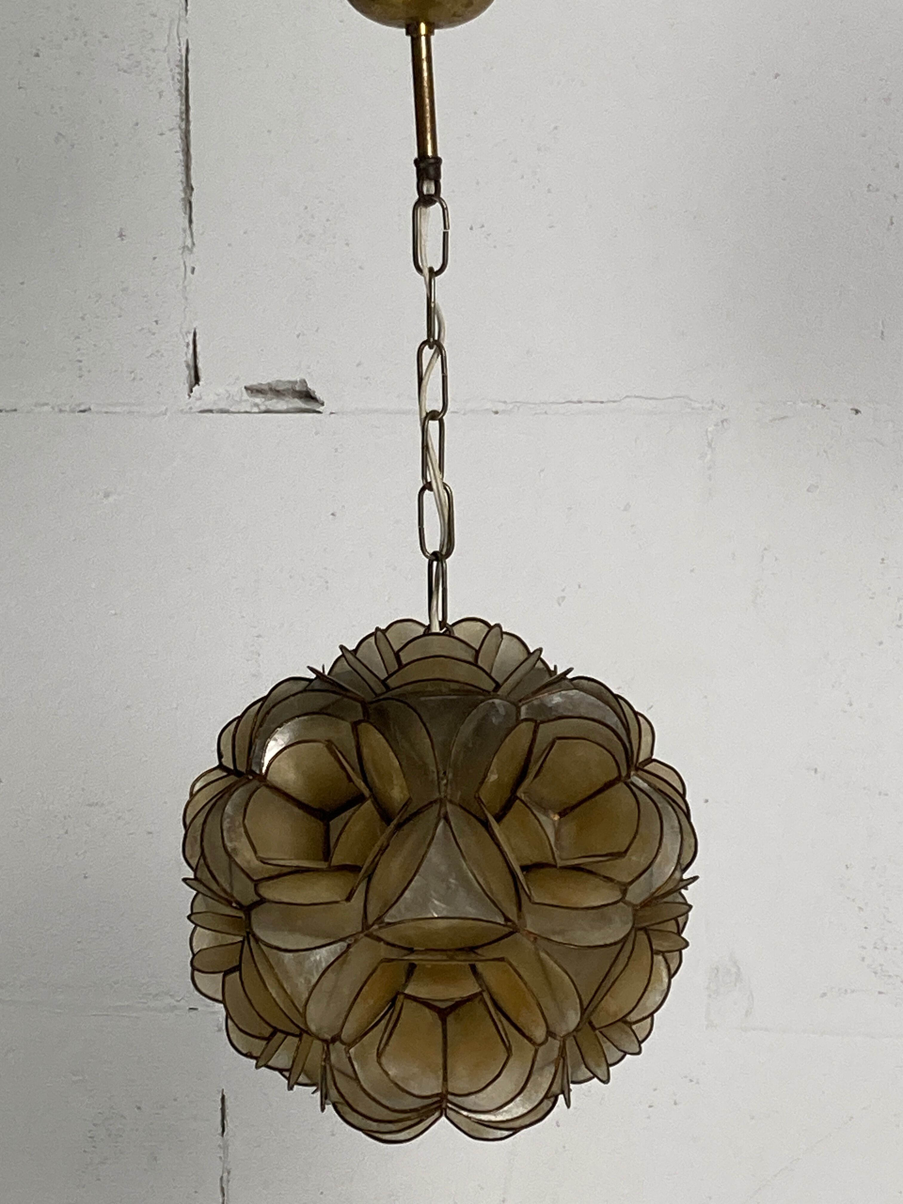 Suspension fleur Capiz « nacre », Allemagne 1960 par Rausch