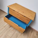 Solid pine chest of drawers