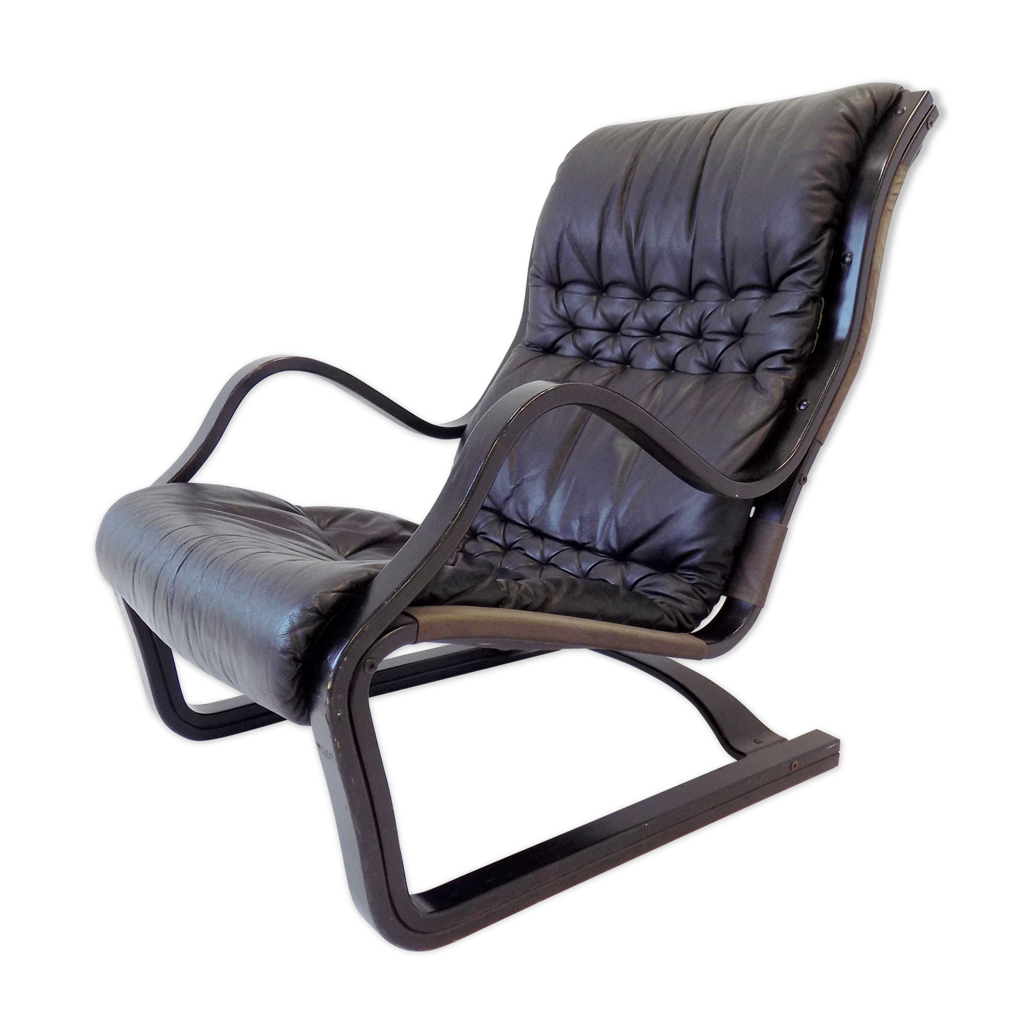 Asko Koivutaru black leather armchair by Esko Pajamies