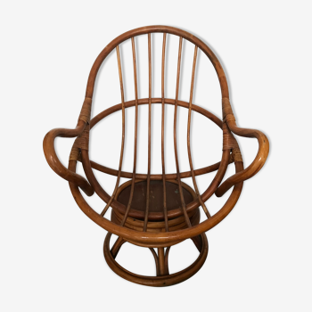 Rattan swivel chair