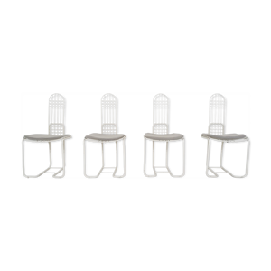Ensemble de quatre chaises en fil