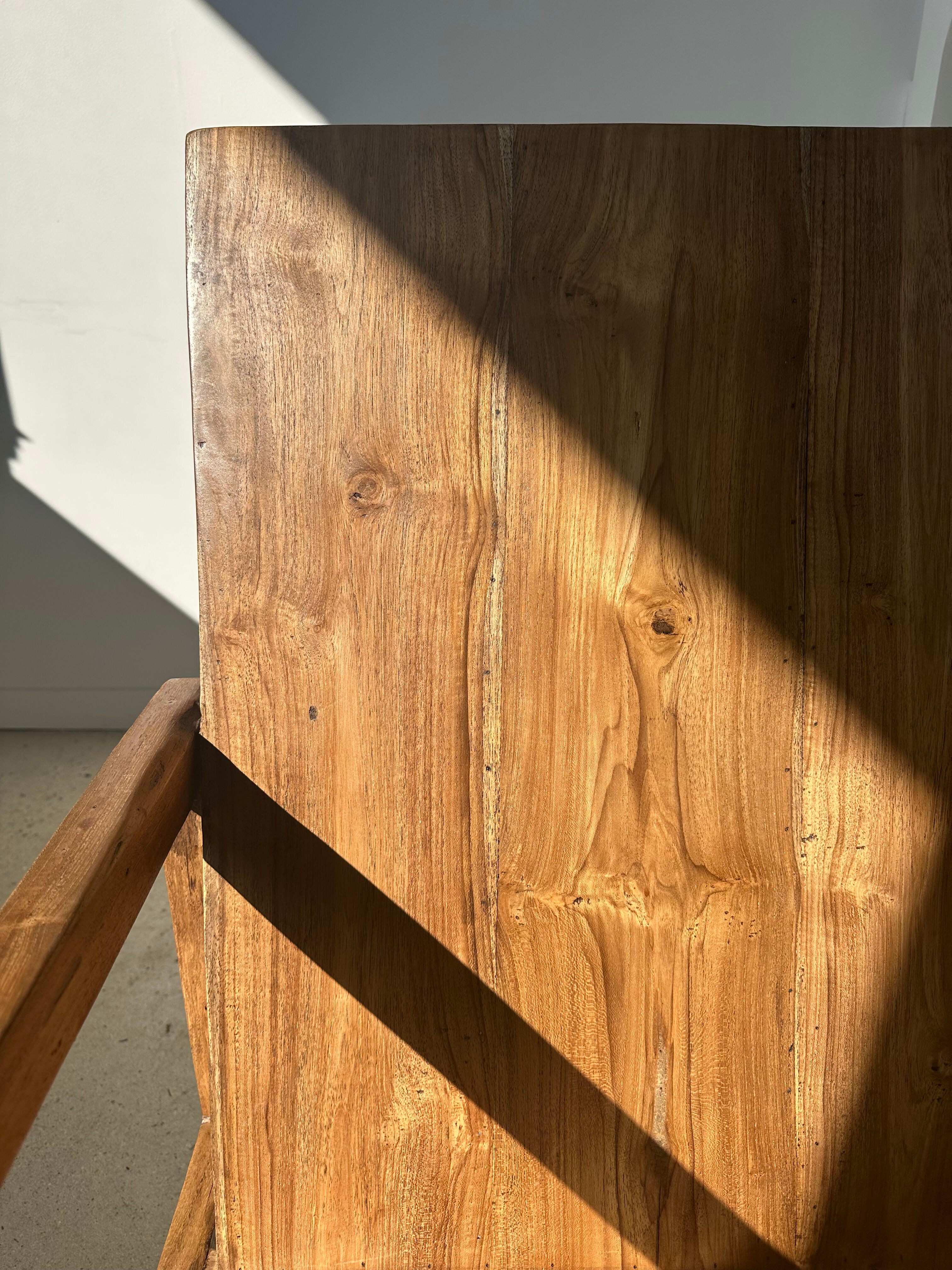 Armchair in natural wood (teak) minimalist design