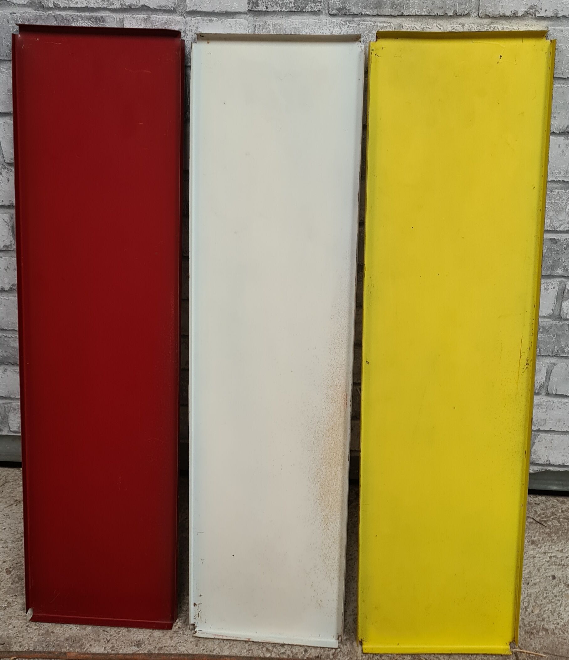 Wall shelf tomado style 1950