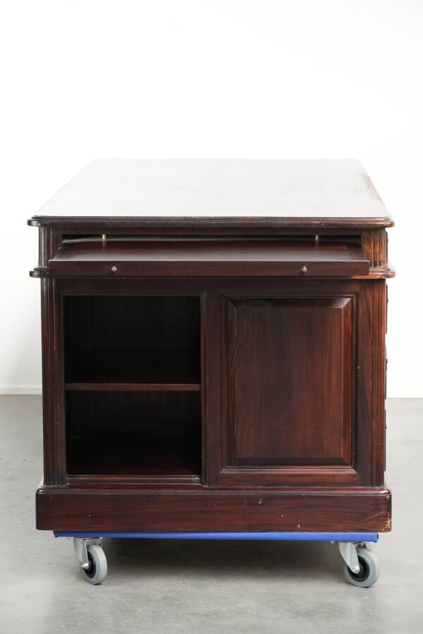 Bureau en bois du 20e siècle / bureau partenaire de style anglais avec une belle apparence.