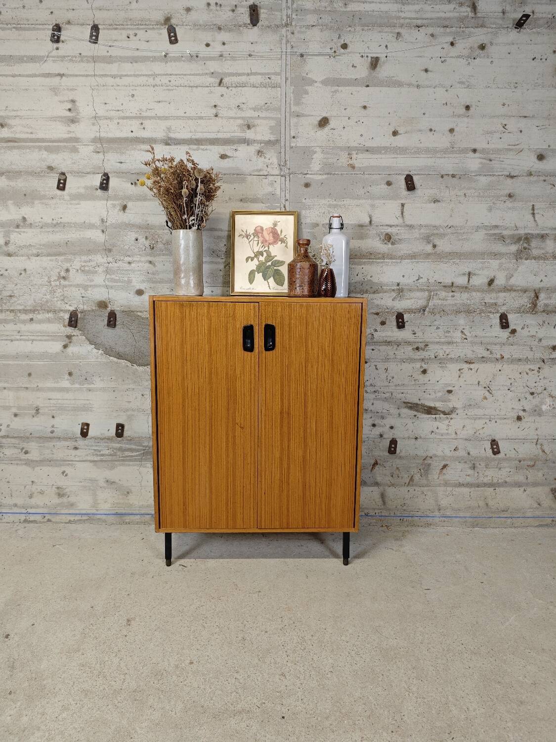 Vintage storage unit