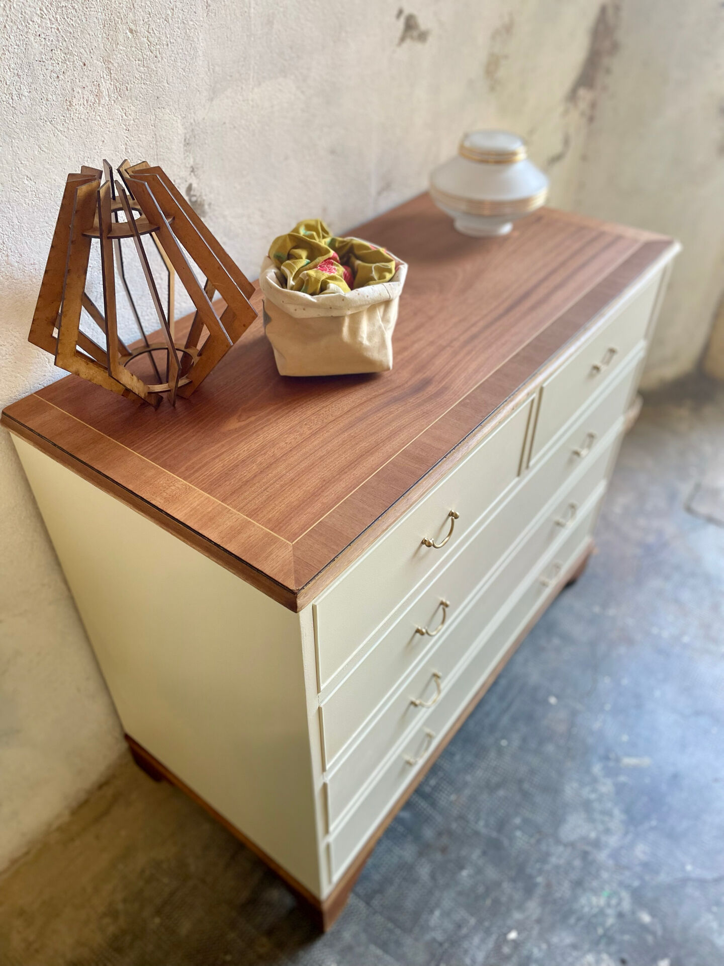 Renovated vintage chest of drawers – 5 drawers – Wooden top – Country style
