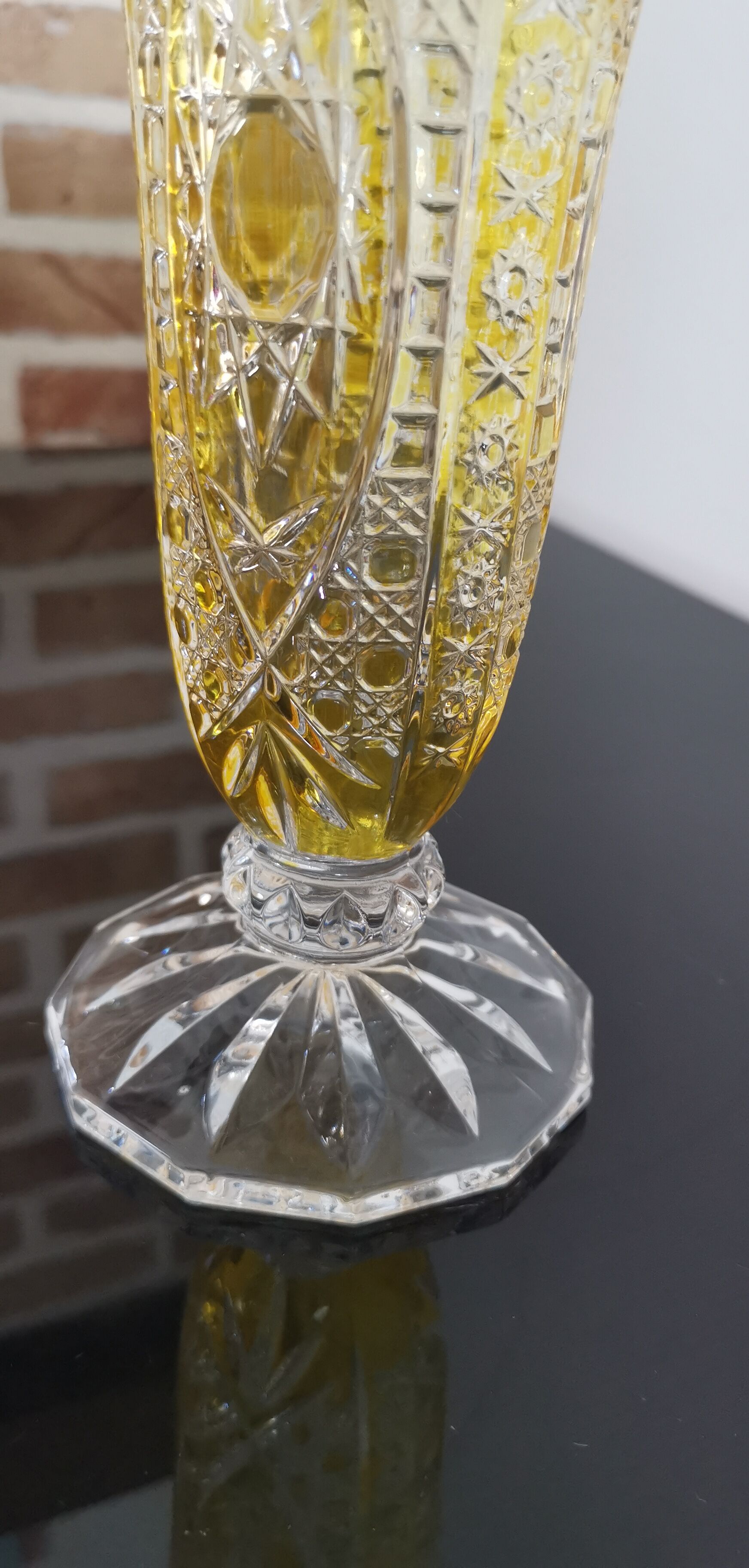 Ancient vase soliflore crystal chiseled yellow-orange