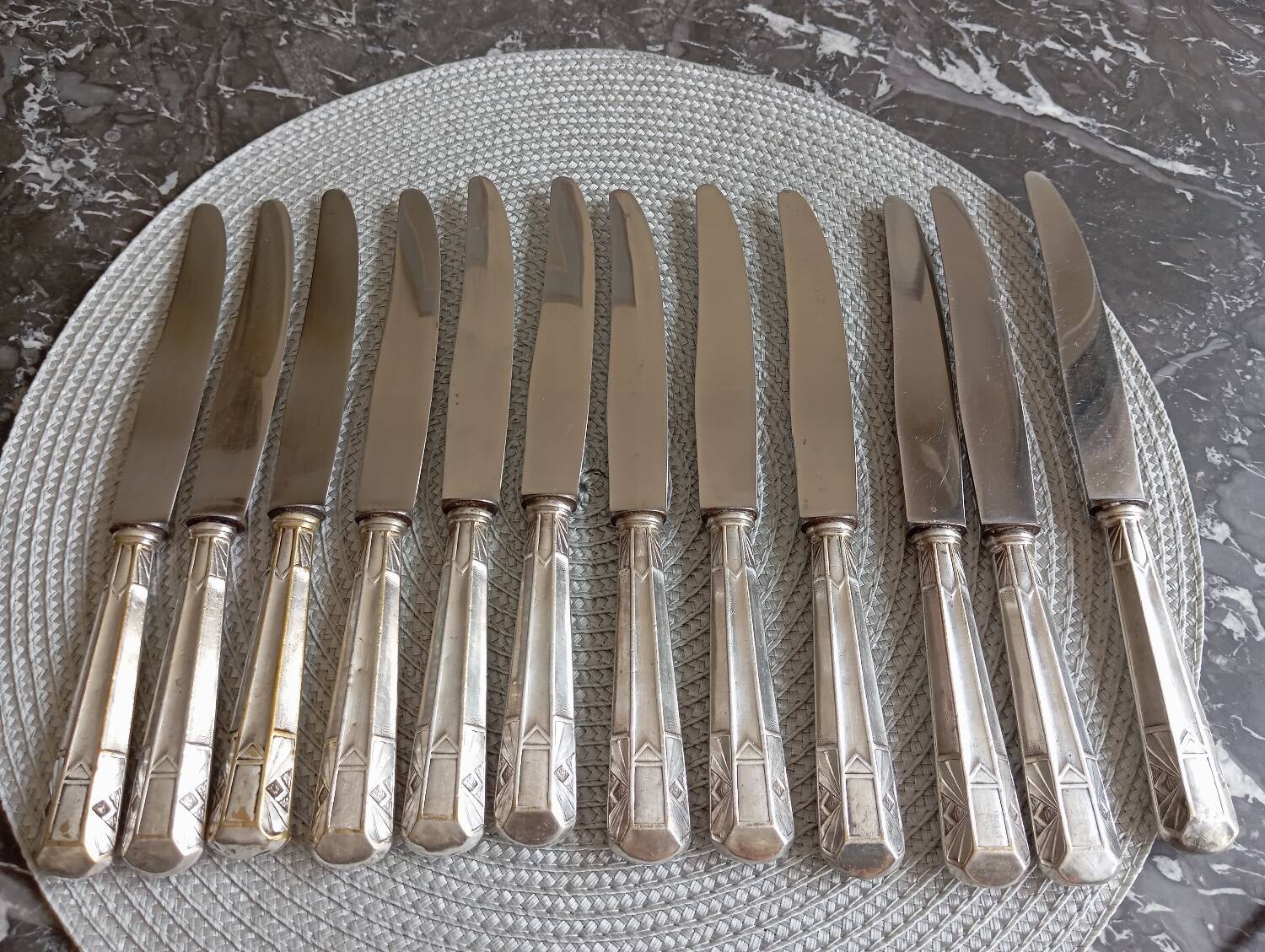 12 silver-plated art deco knives