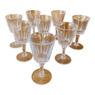 Set of 8 small glasses on foot in transparent glass