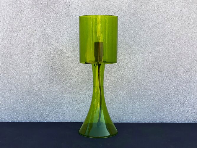 Retro green acrylic tulip table lamp