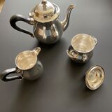 Tea set in metal