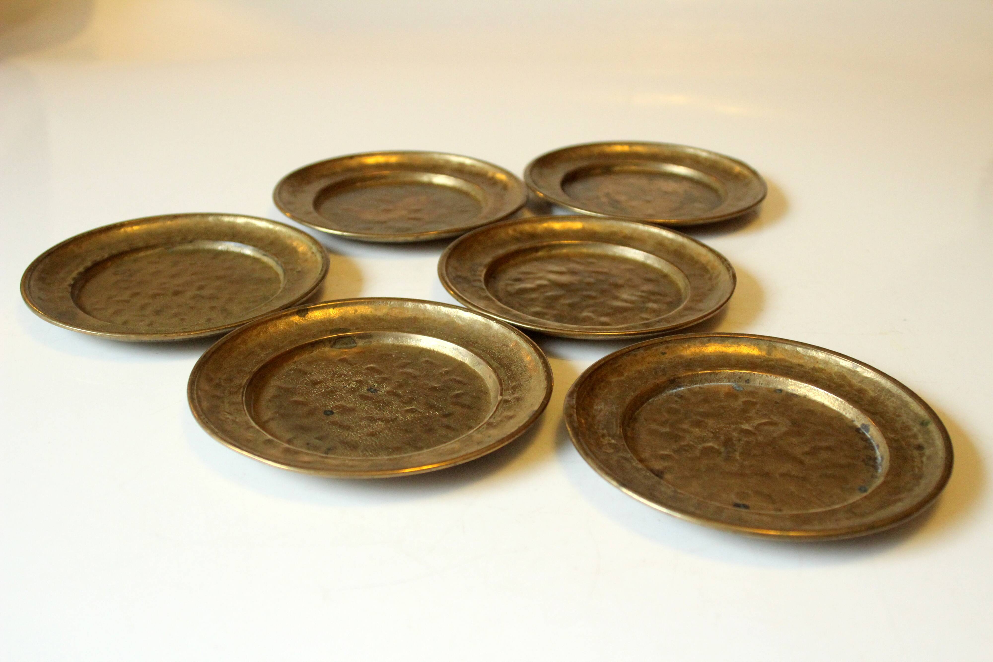 6 solid brass coaster, vintage from the 1950s