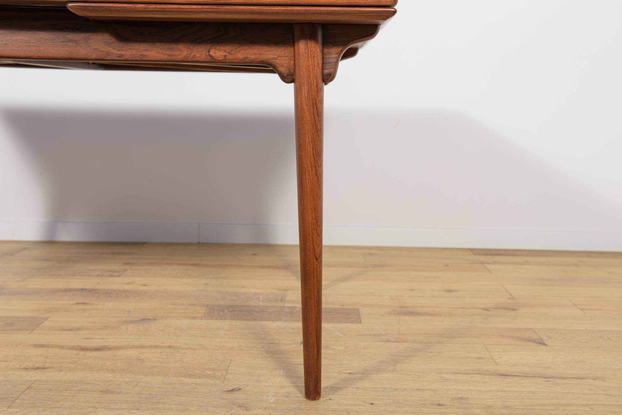 Mid-Century Modern Rosewood Dining Table Model 54 by Gunni Omann for Omann