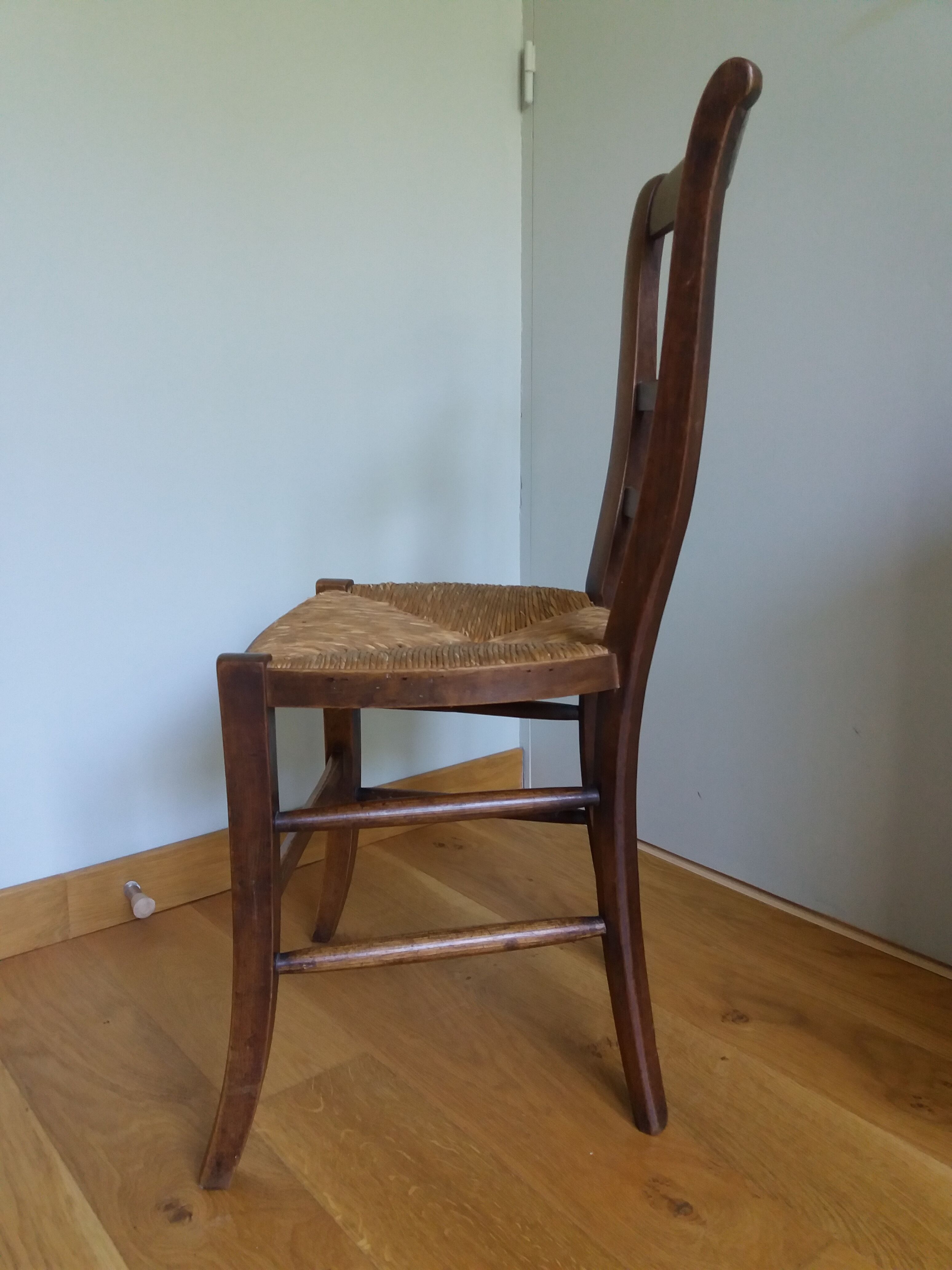 Antique mulched chair