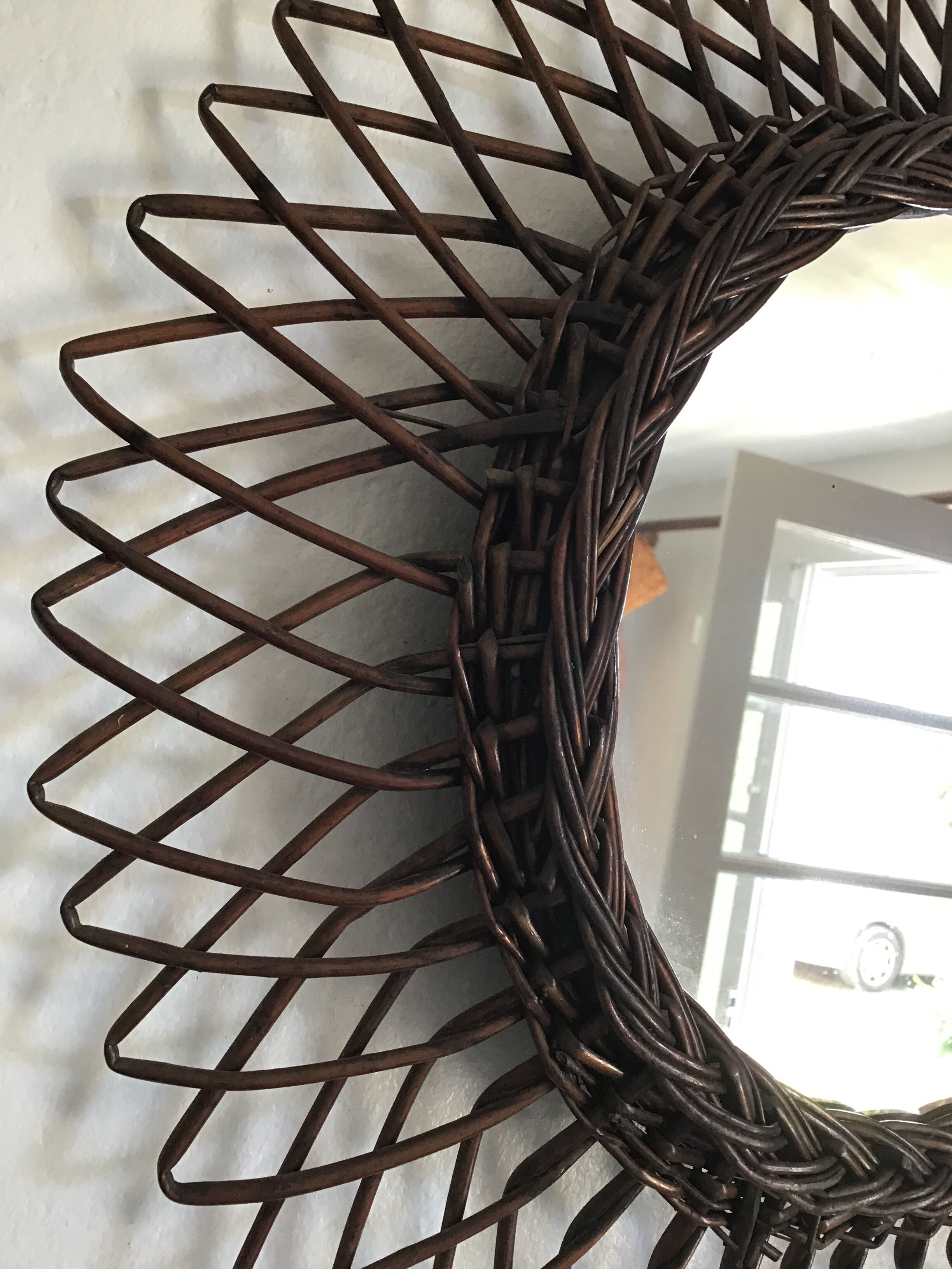 Sun mirror in rattan 44x44cm