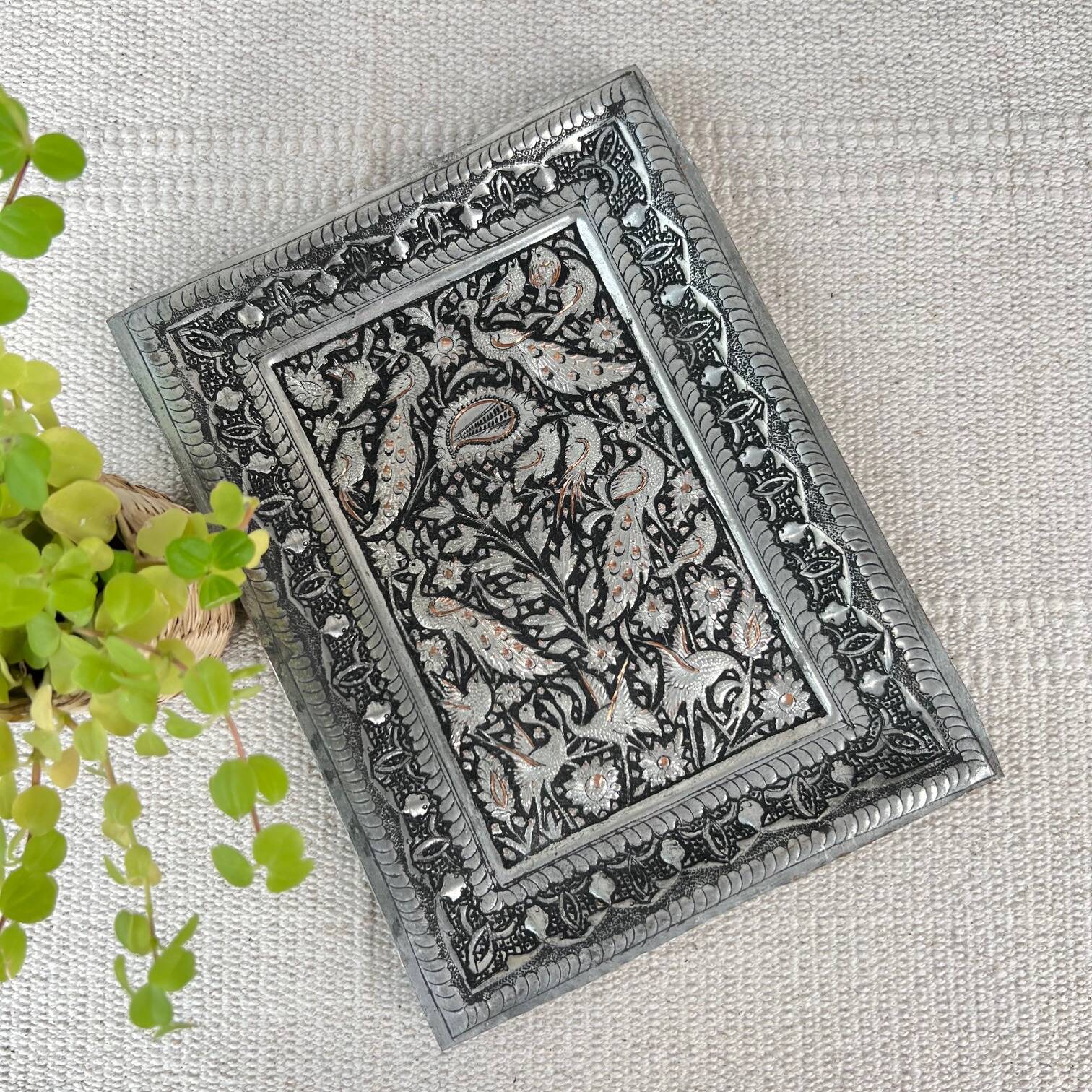 “Birds” embossed metal pocket tray