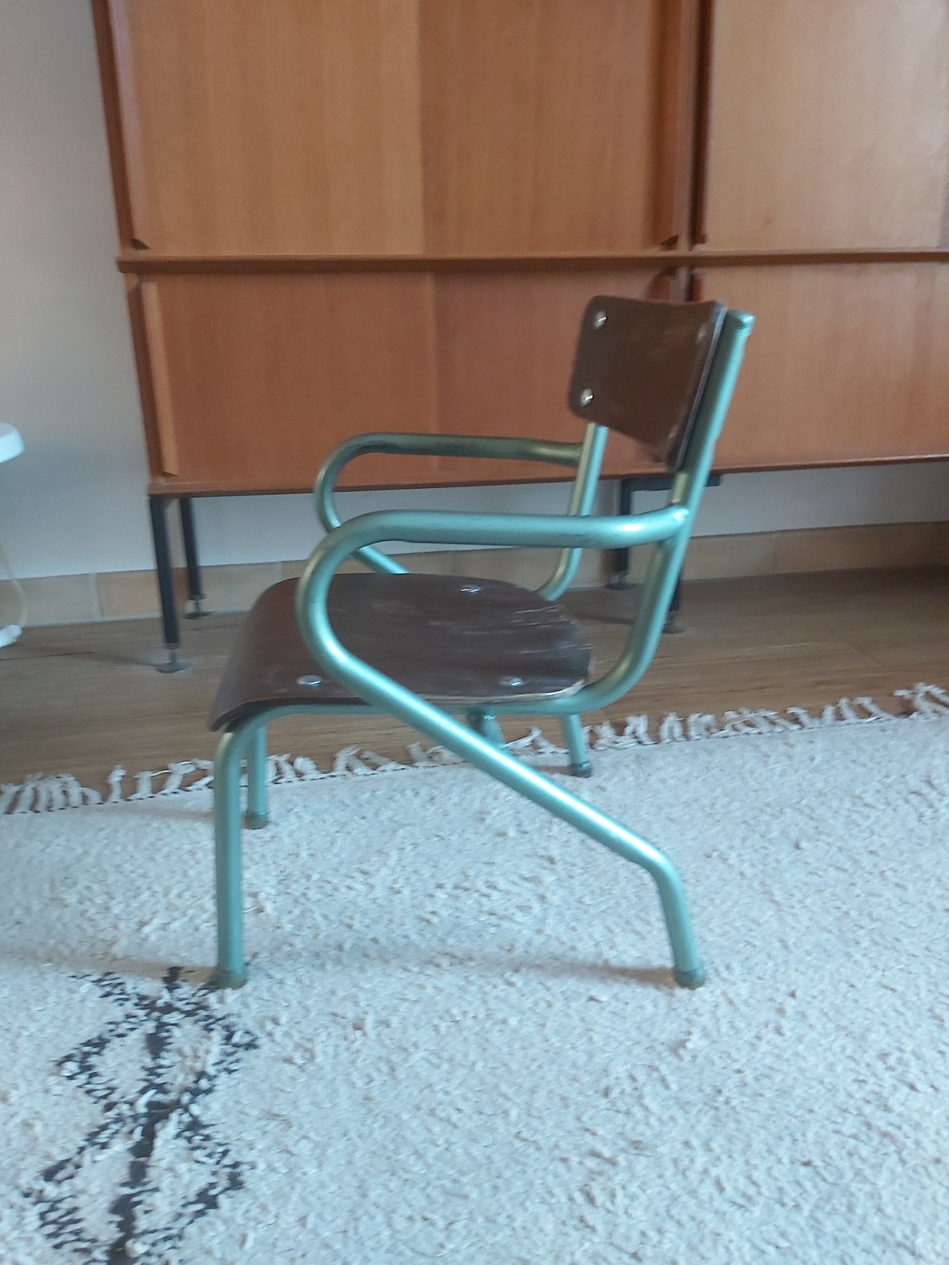 Fauteuil d'écolier vintage
