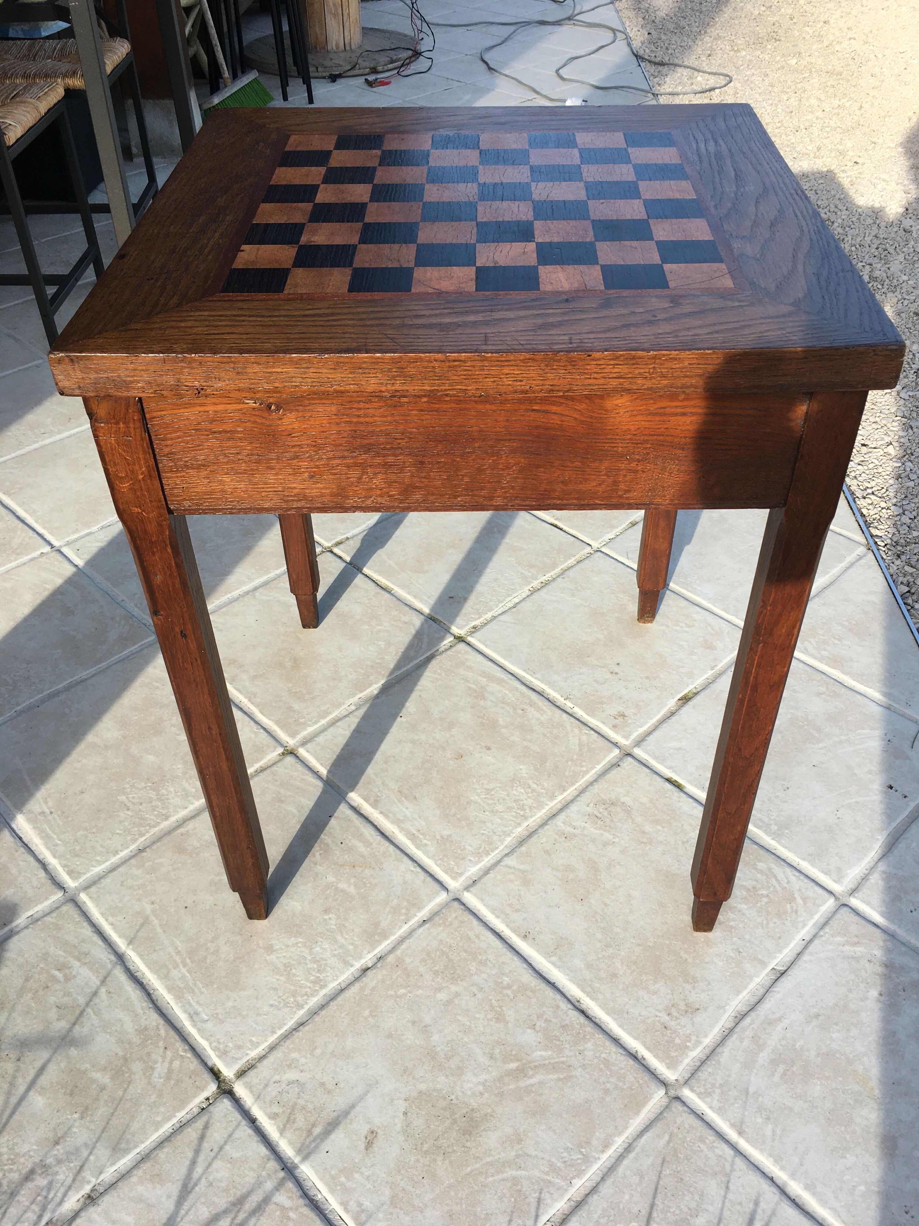 Table échiquier